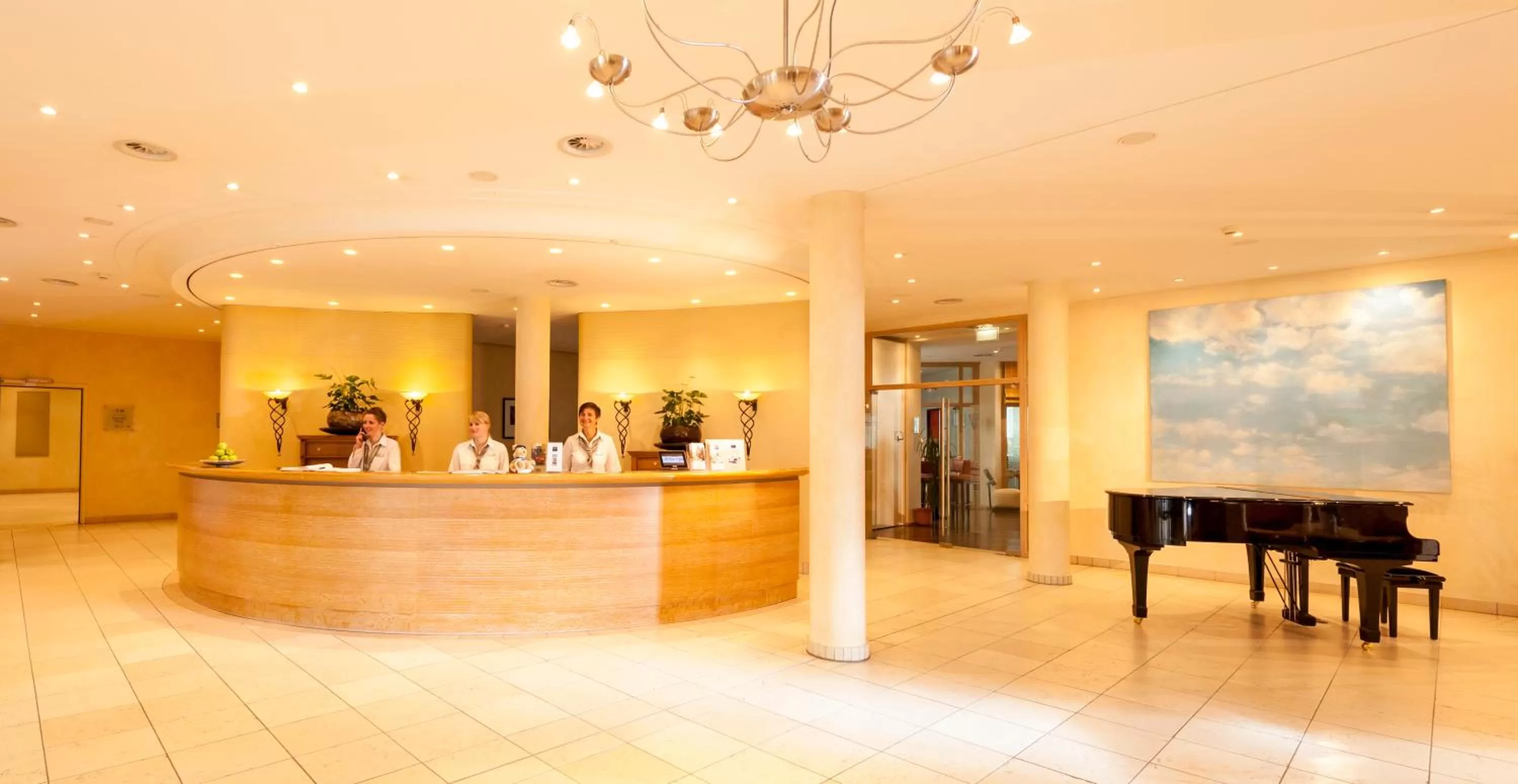 Lobby or reception in Dorint Strandhotel Binz/Rügen