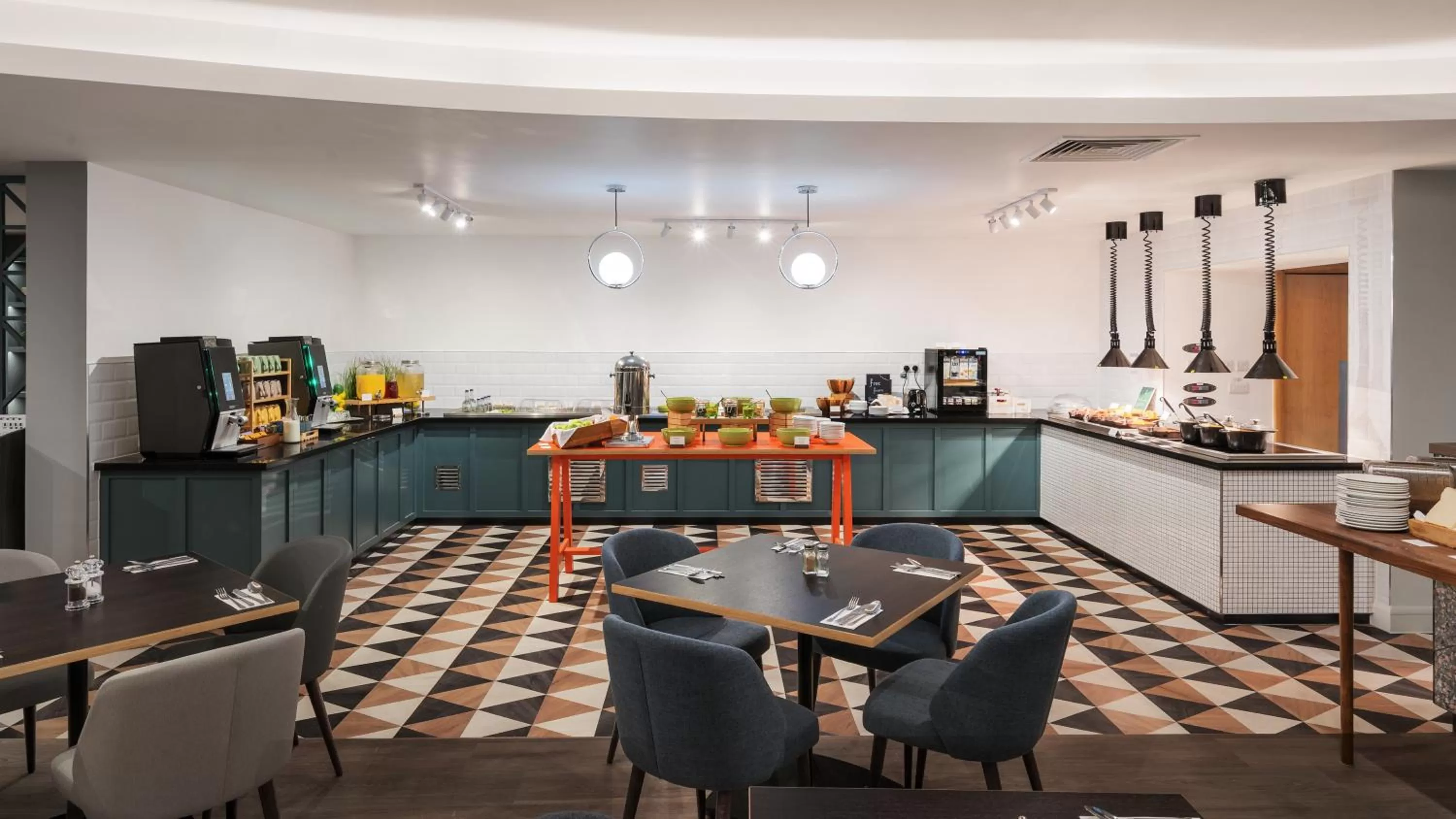 Restaurant/places to eat in Holiday Inn Rochester-Chatham by IHG