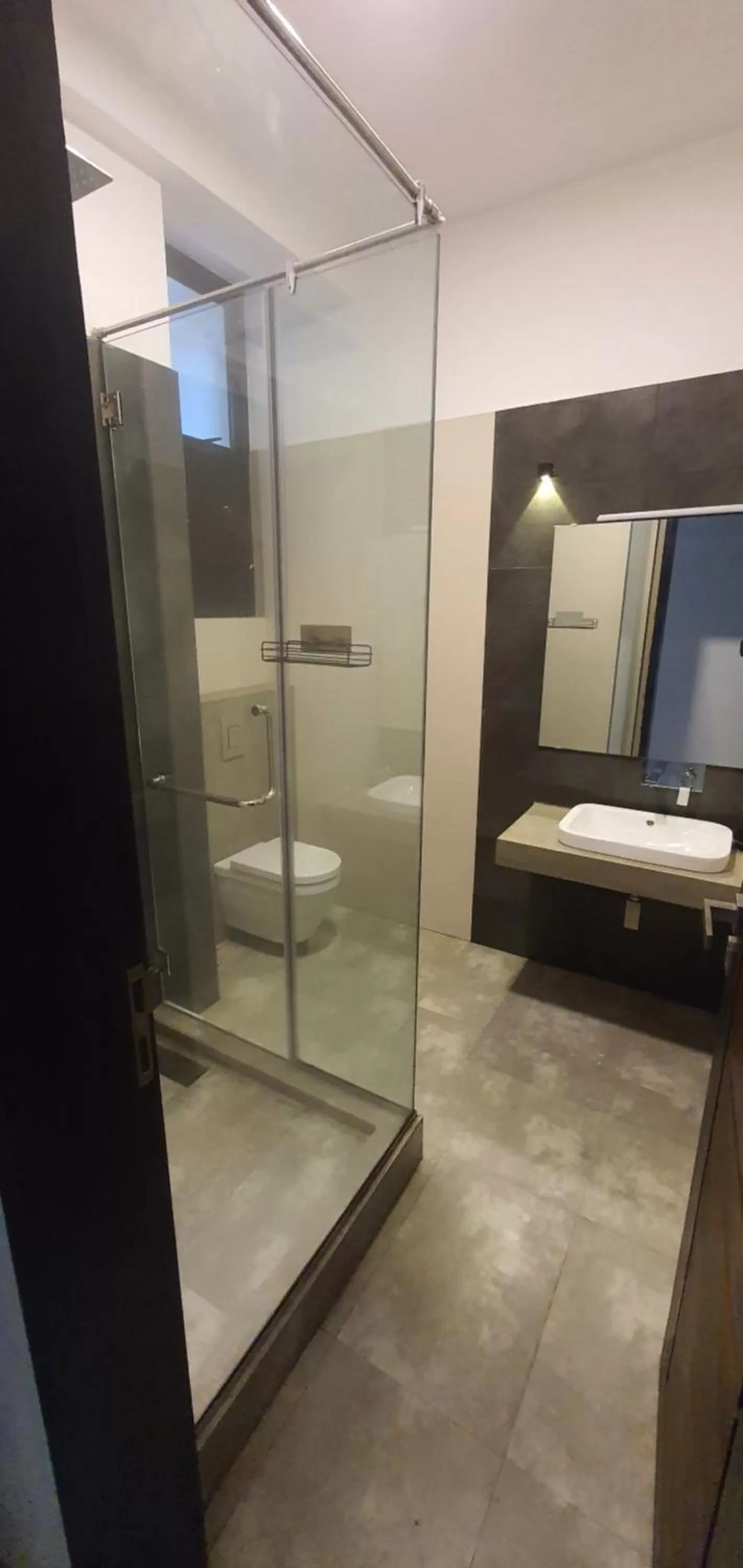 Bathroom in Hotel Kandyan View ''Free pickup from Kandy city''