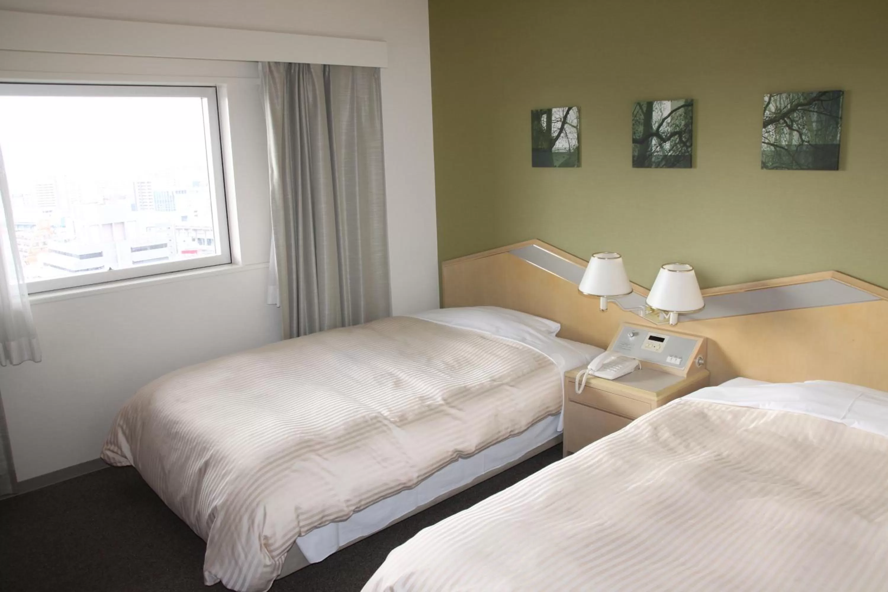 Bedroom, Bed in Shin Osaka Washington Hotel Plaza