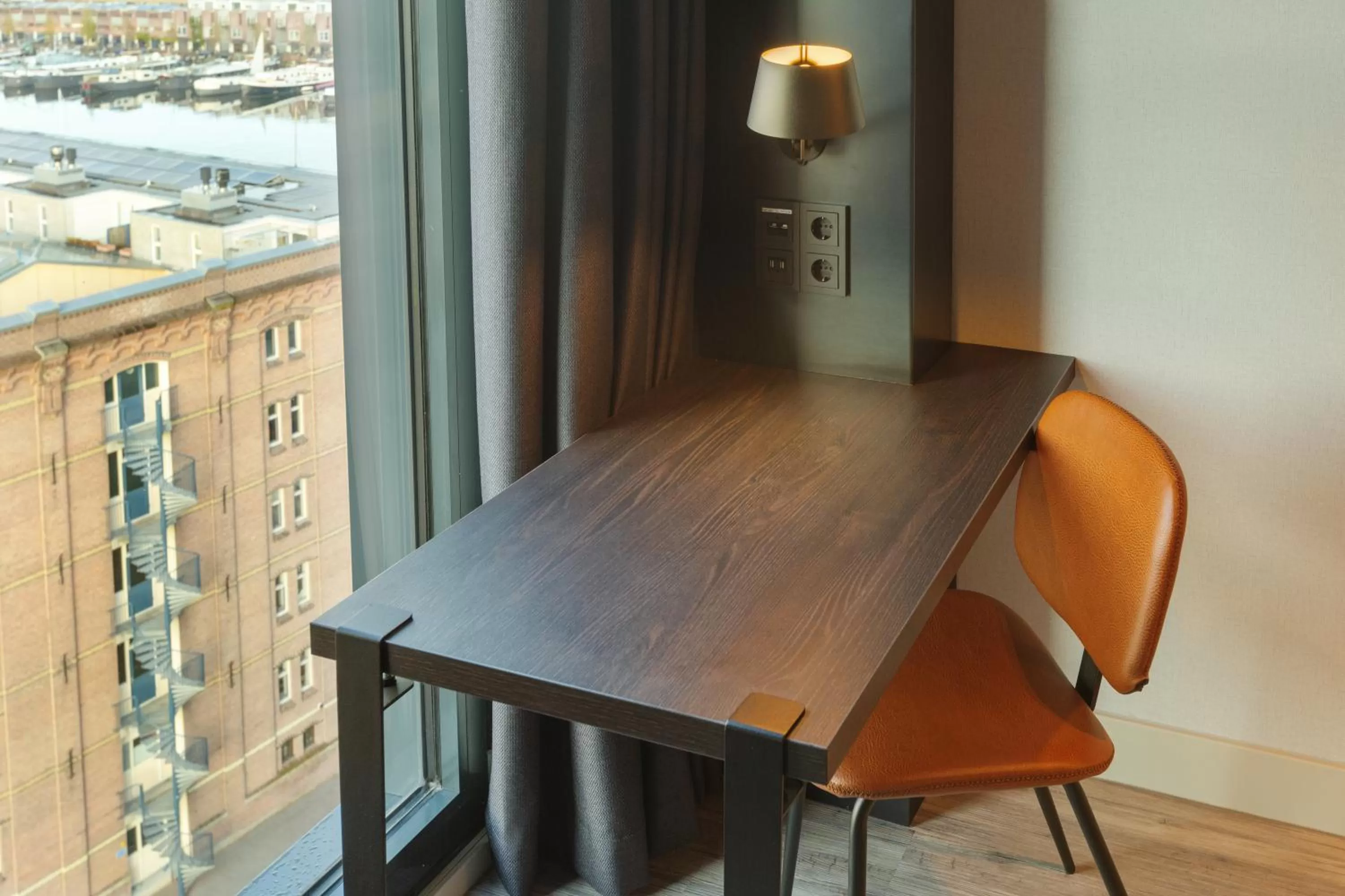 Bedroom in Holiday Inn - the niu, Fender Amsterdam