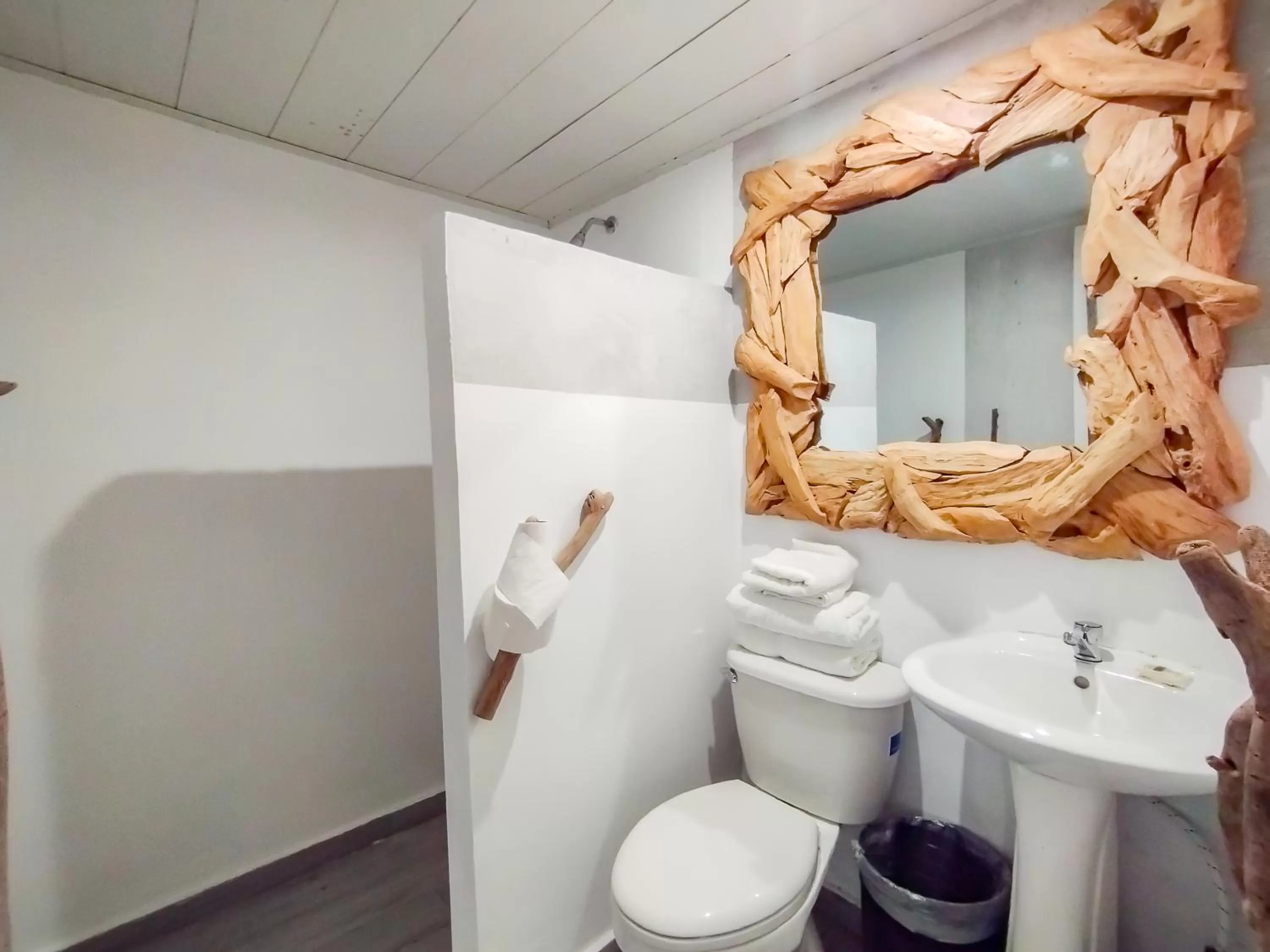 Bathroom in Saboga Lodge