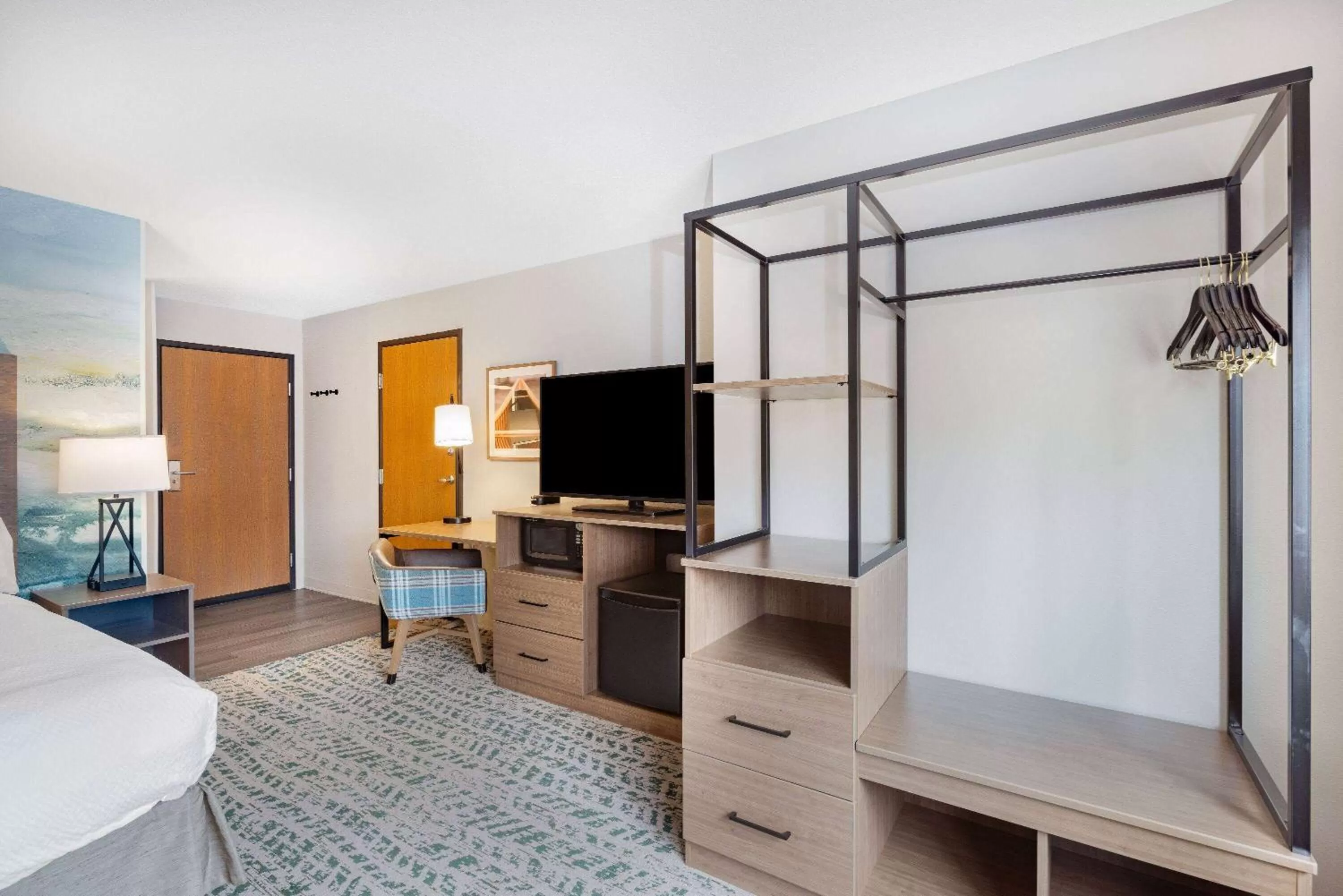 TV and multimedia, Bed in AmericInn by Wyndham Duluth South Proctor Black Woods Event Ctr