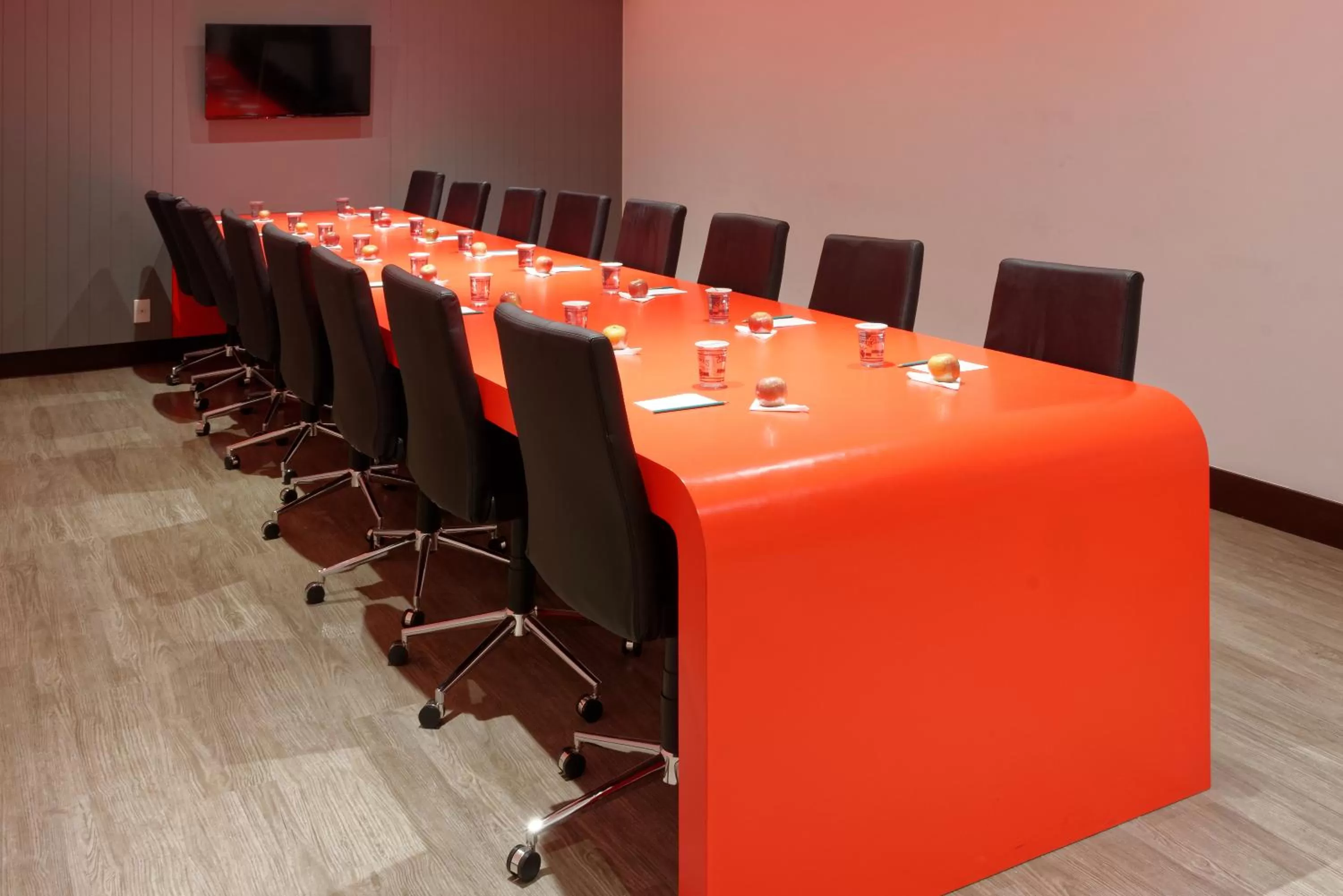 Meeting/conference room in Ramada Encore by Wyndham São Paulo Osasco