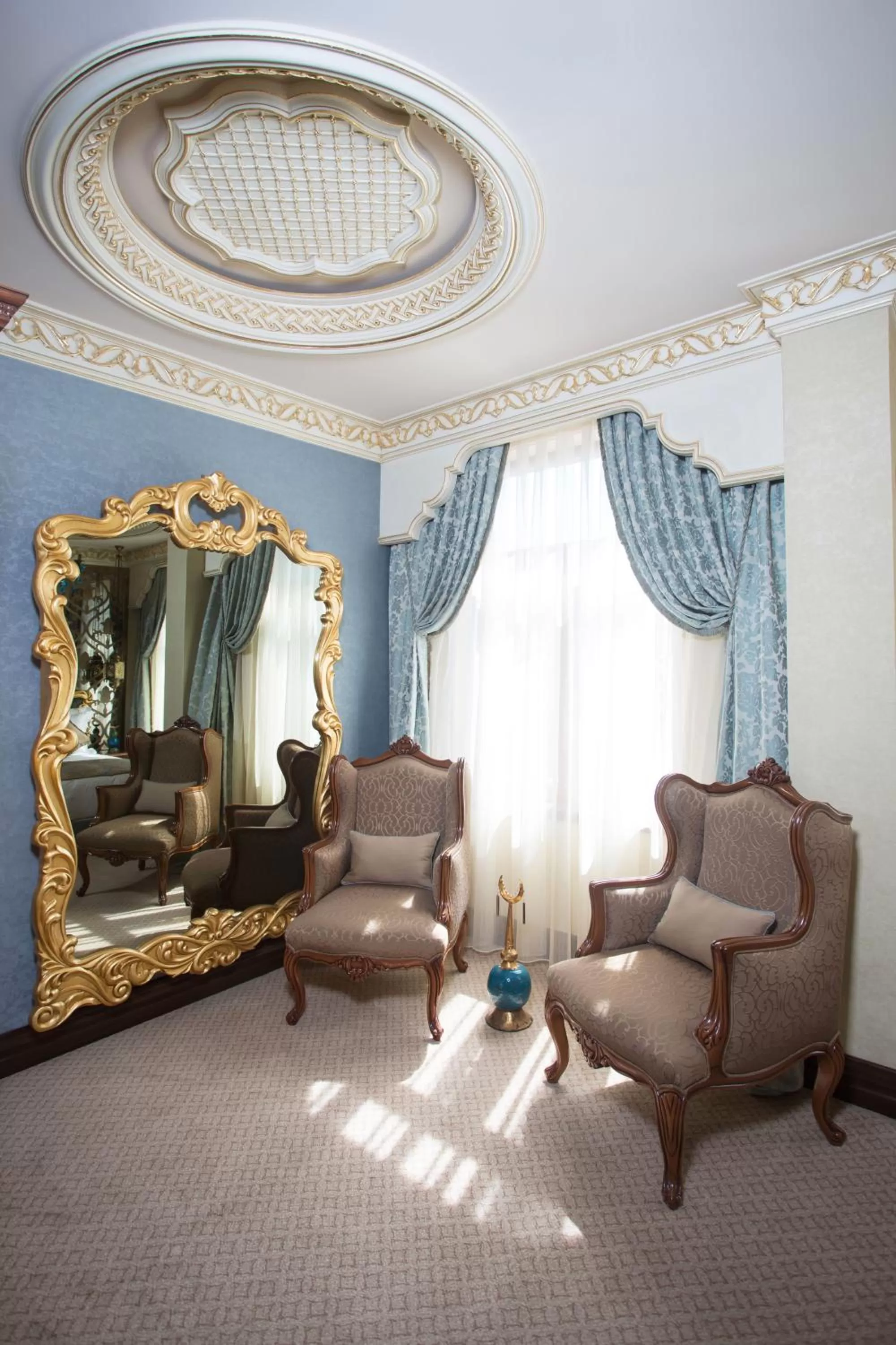 Seating area in Daru Sultan Hotels Galata