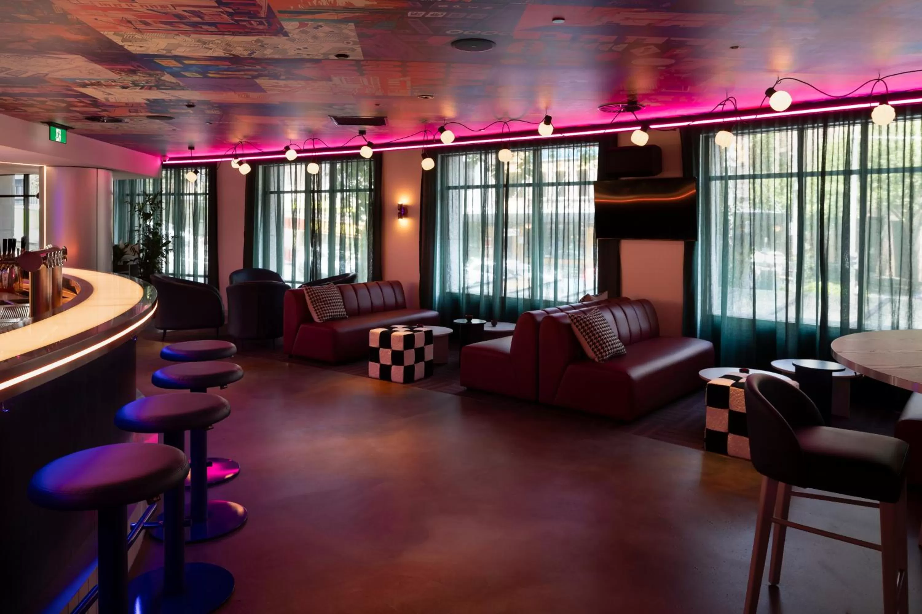 Restaurant/places to eat in ibis Styles Sydney Central