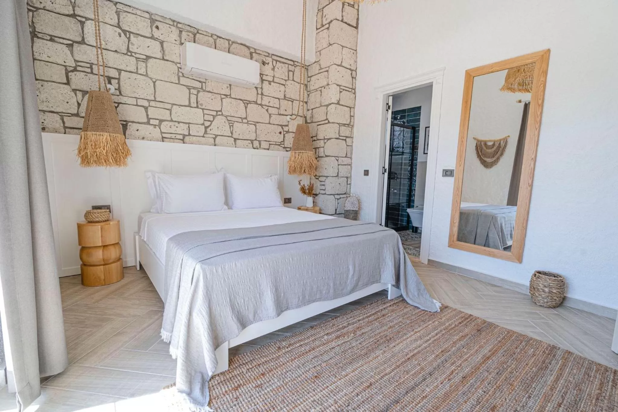 Bed in Voger Alaçatı Silence