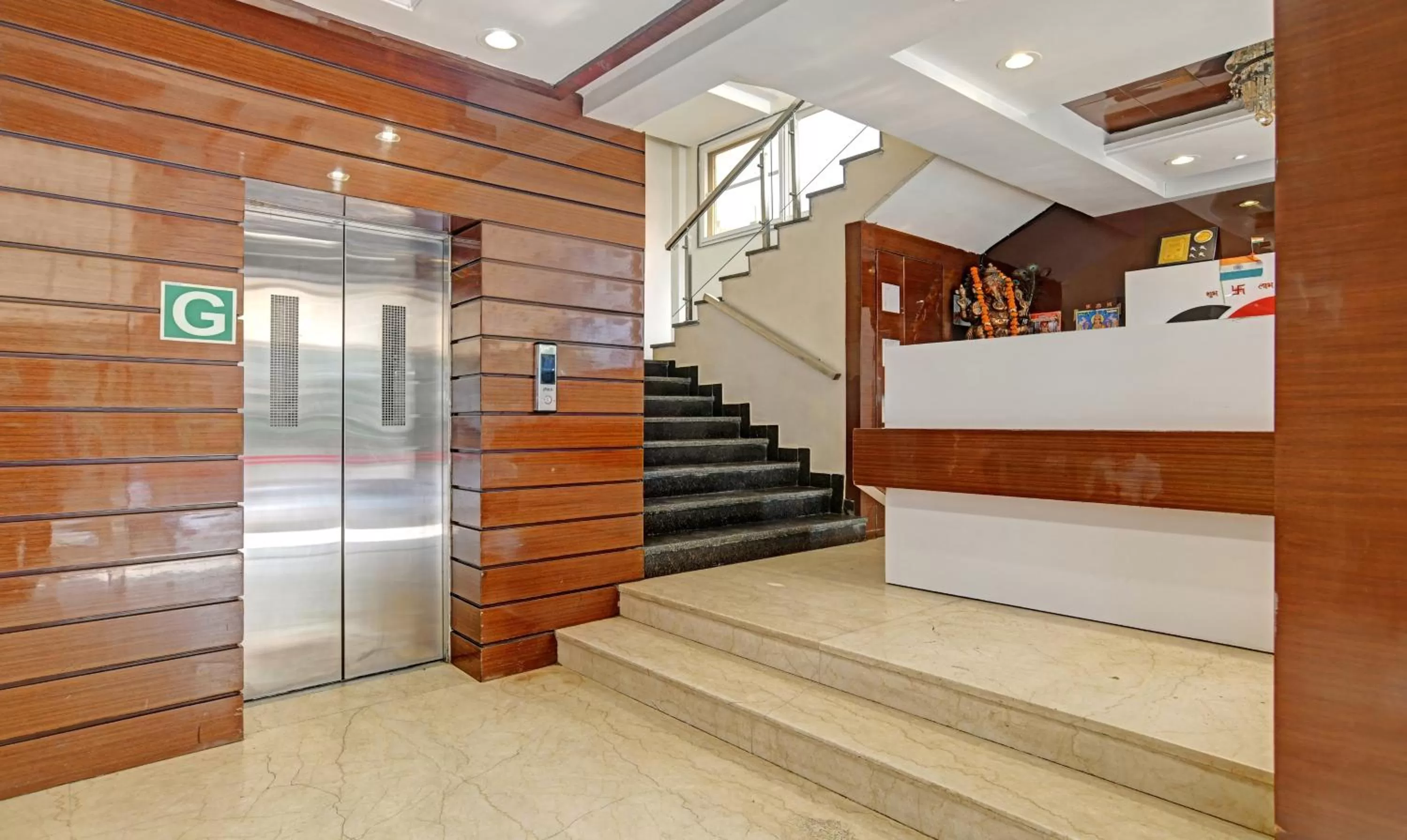 Lobby/Reception in Treebo Trend Johri Regency Malviya Nagar