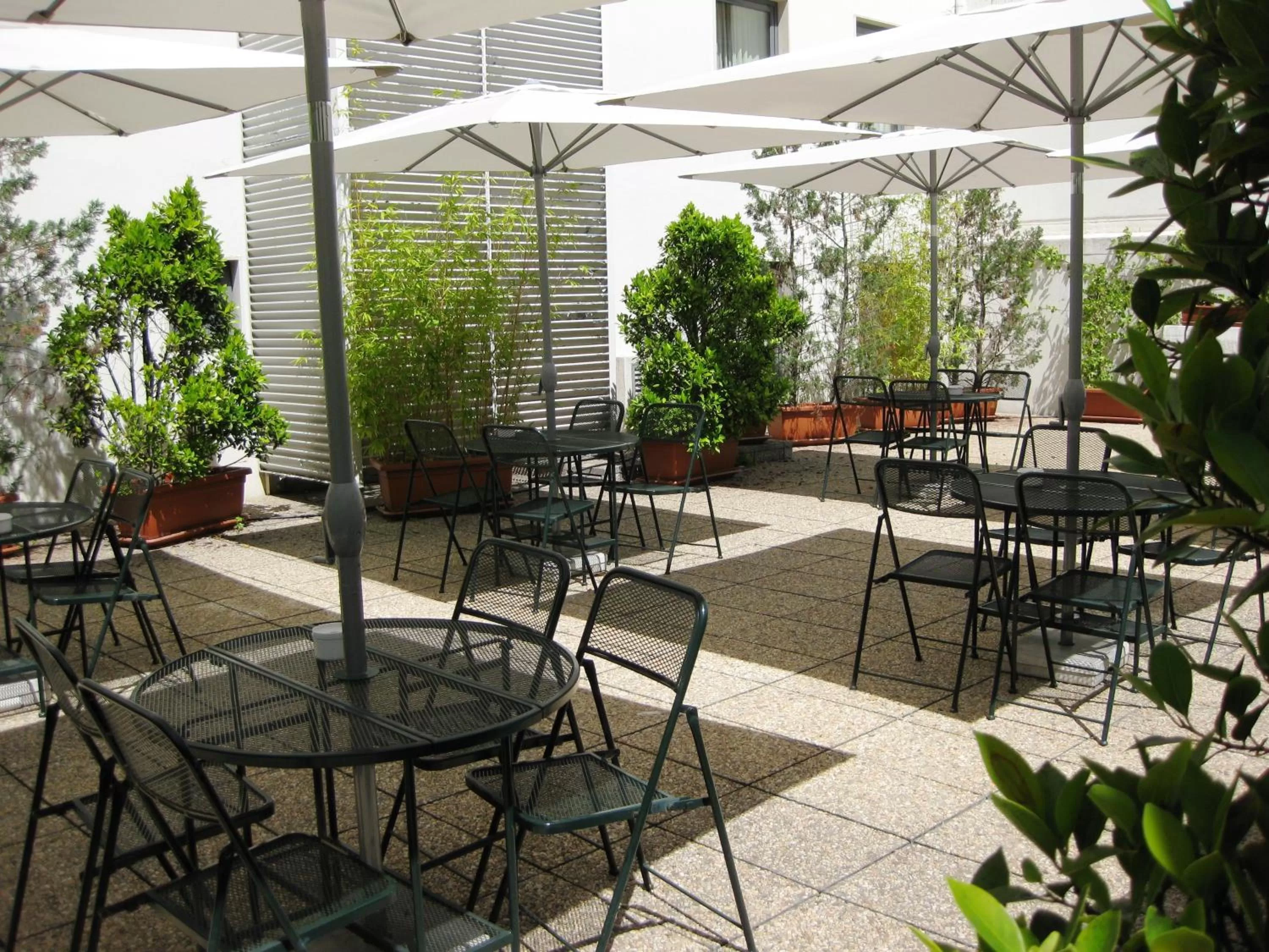 Patio in Hotel Travel Park Lisboa