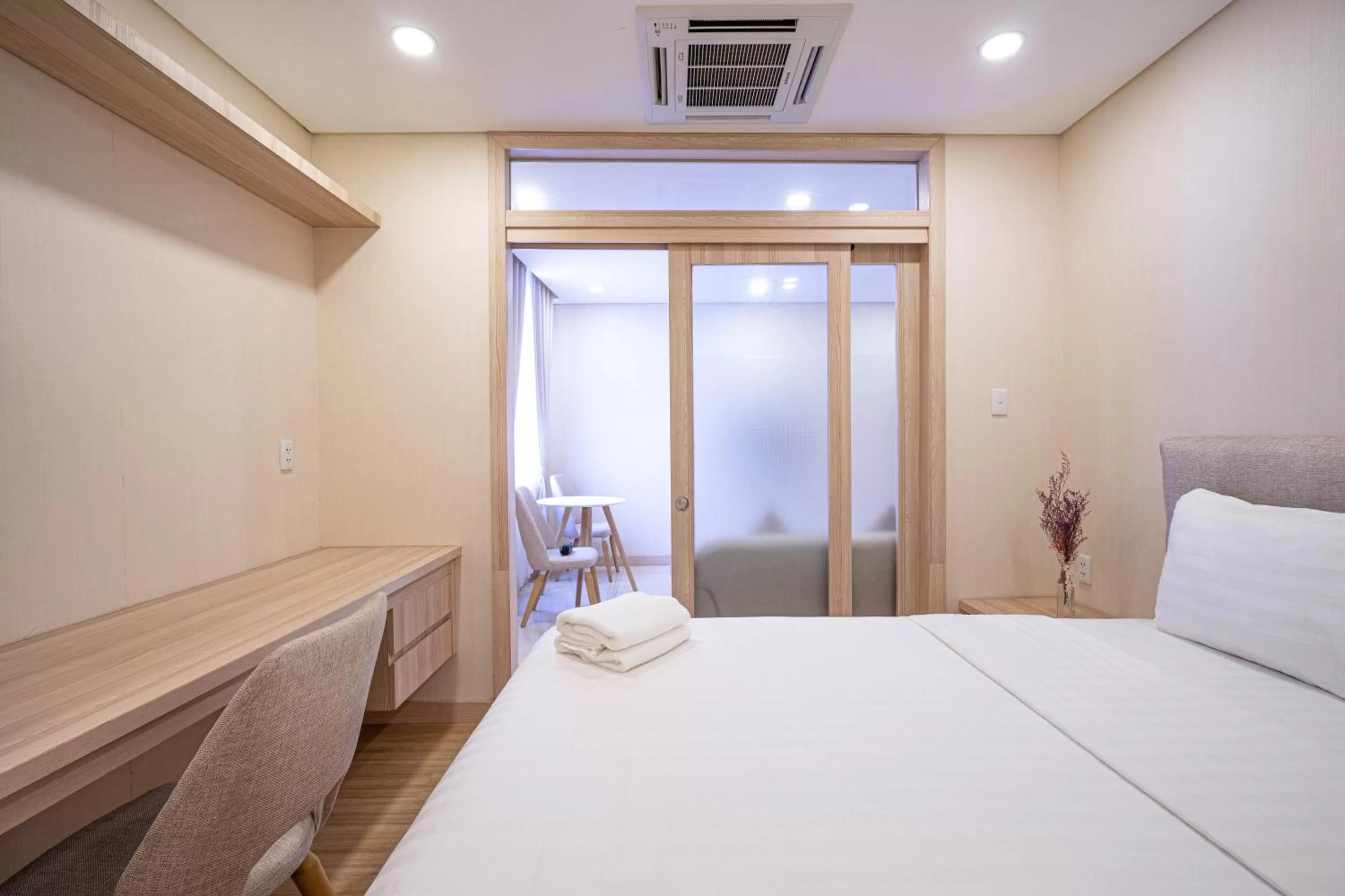 Bed in Luxy Park Hotel & Apartments - Notre Dame