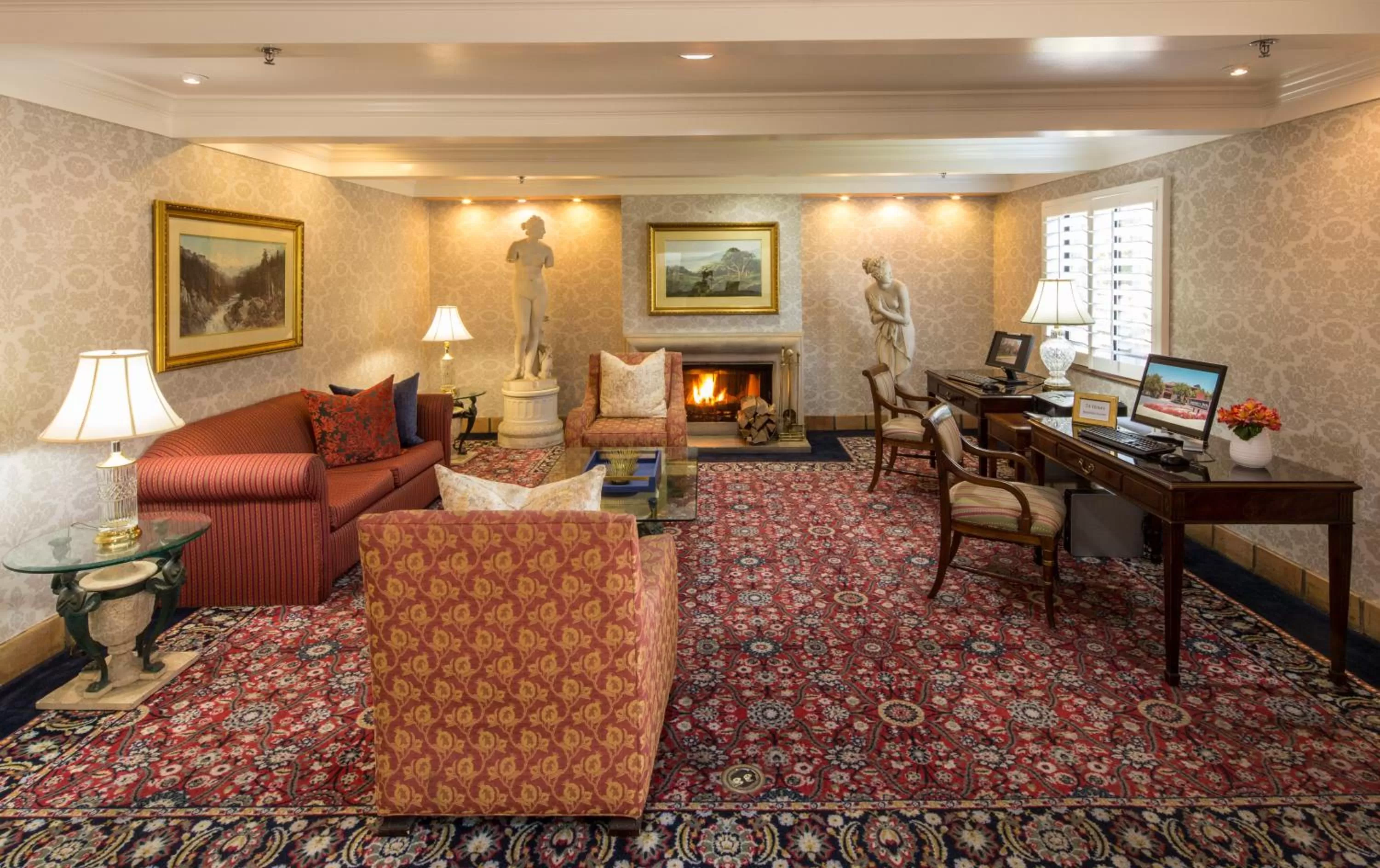 Lobby or reception in Campbell Inn Hotel