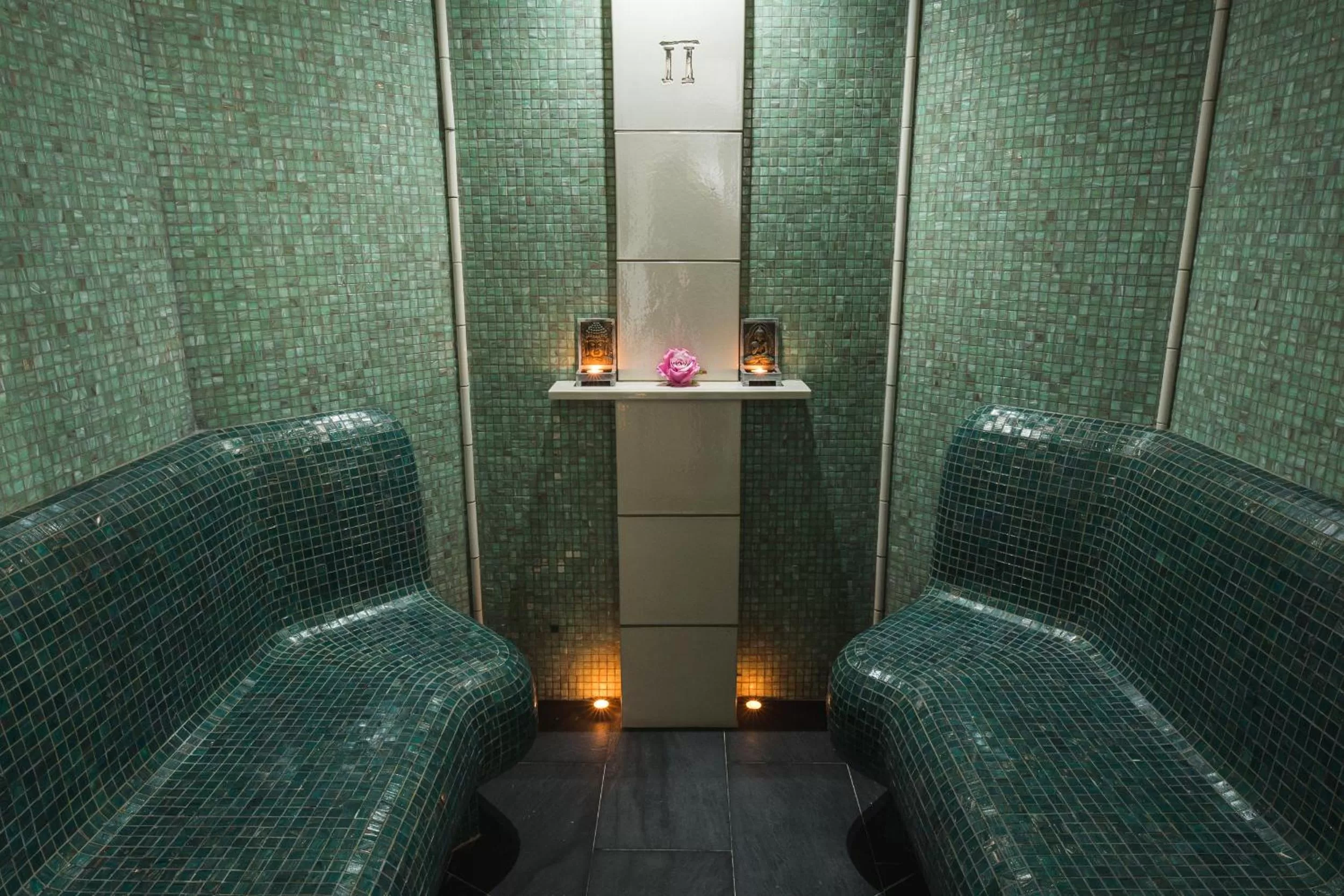 Spa and wellness centre/facilities in Hôtel Spa Restaurant La Madrague