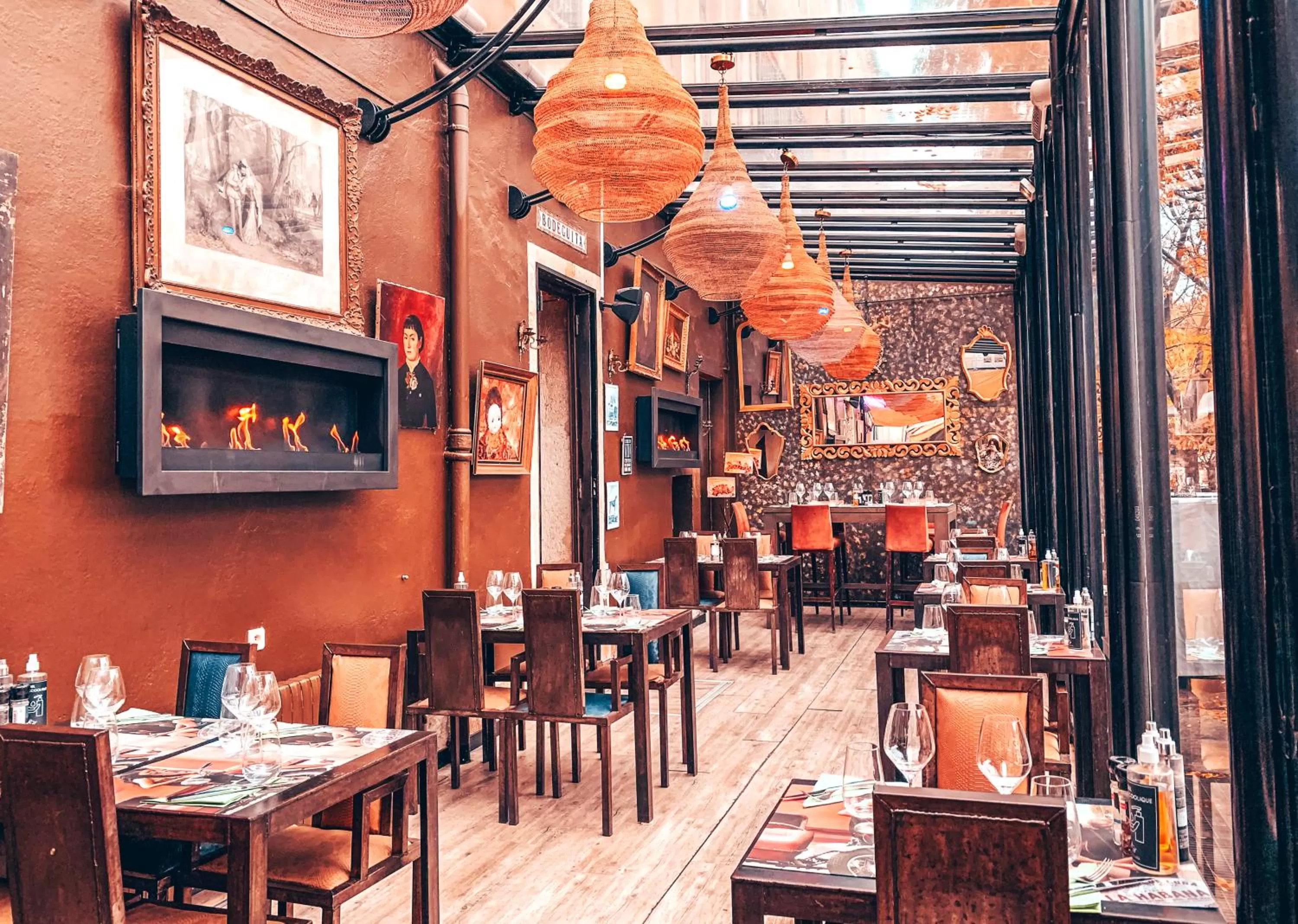 Restaurant/places to eat in Royal Hôtel