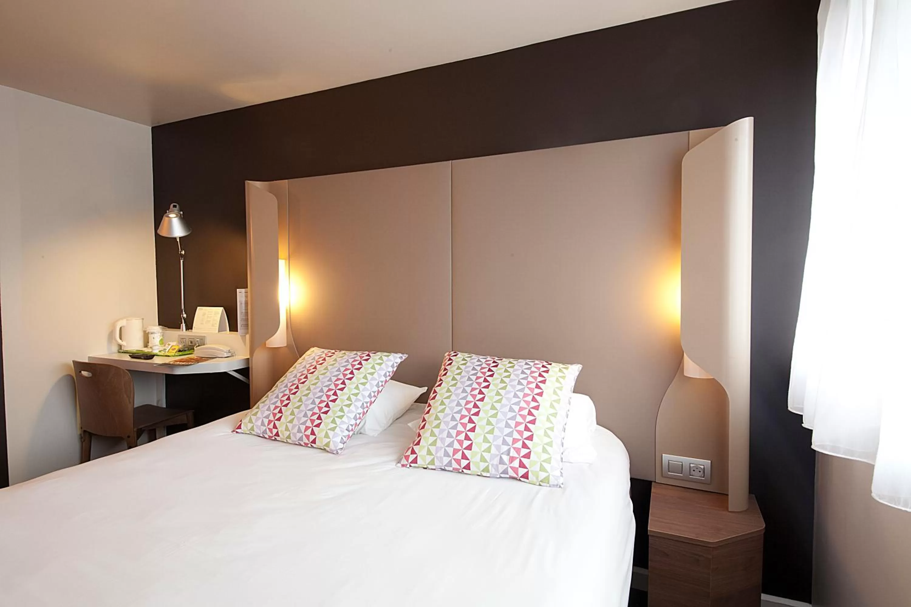 Coffee/tea facilities, Bed in Campanile Clermont-Ferrand ~ Aubière