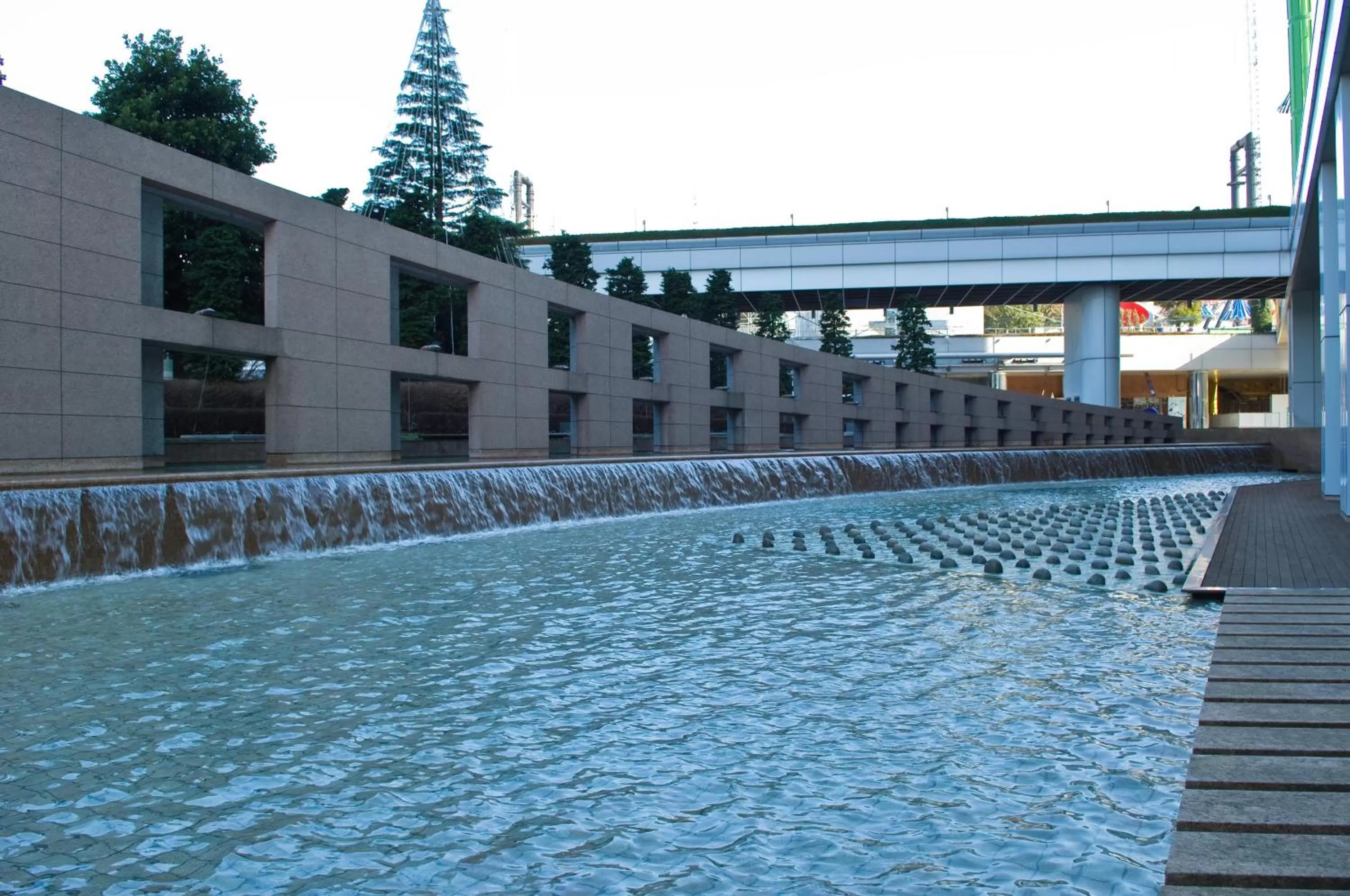 Swimming pool in Tokyo Dome Hotel