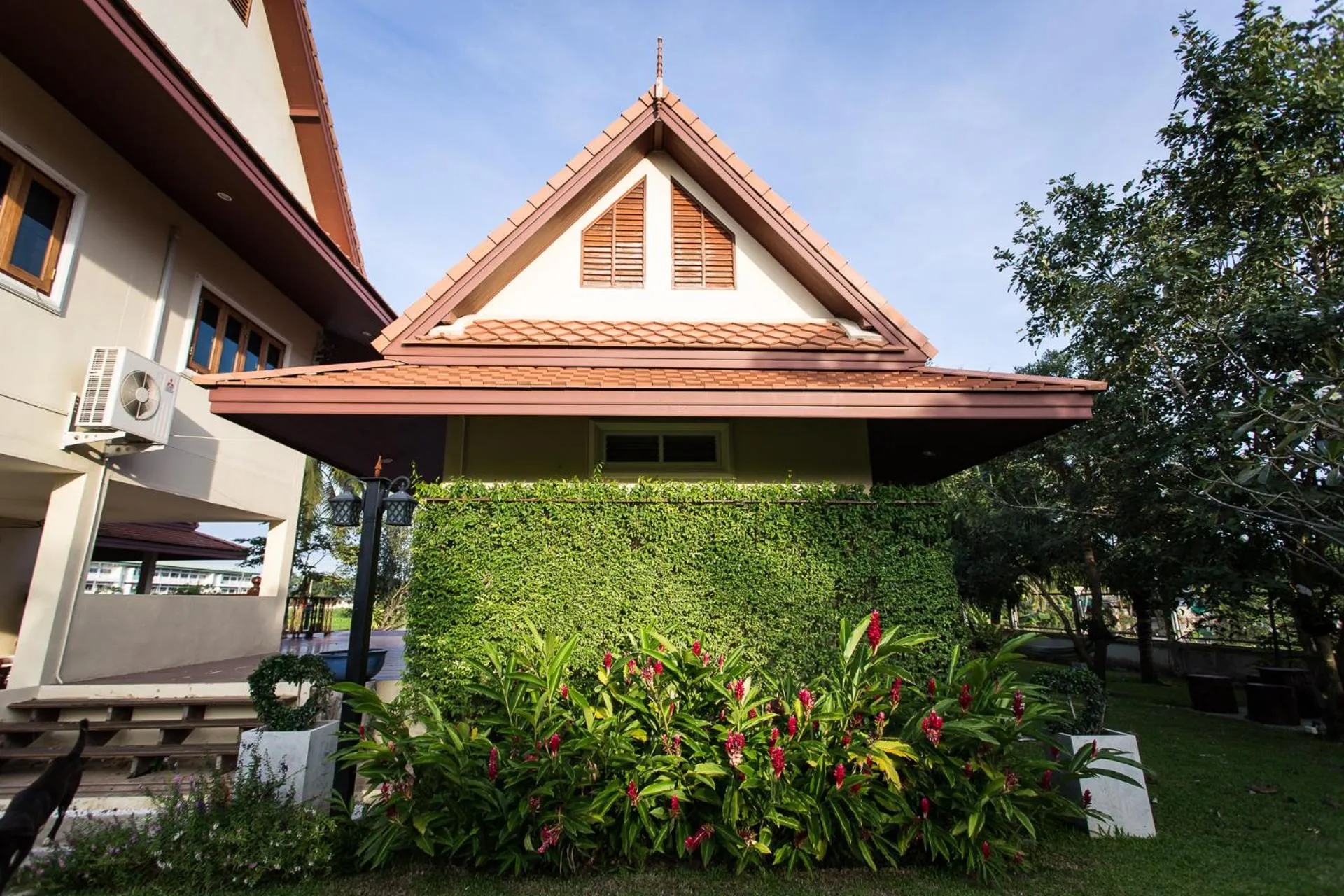 Facade/entrance in Thararin Villa