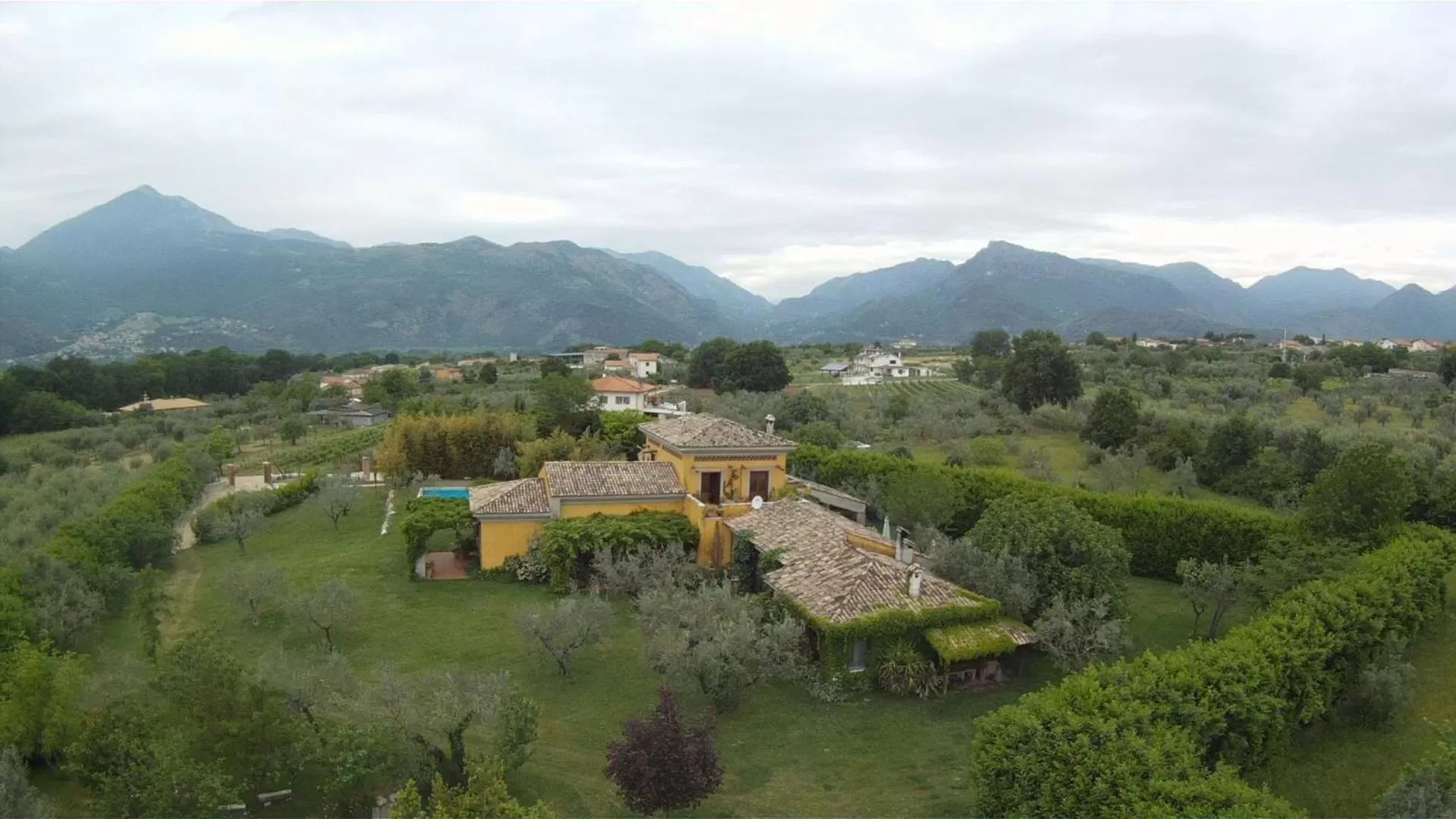 Facade/entrance in Le Ninfee