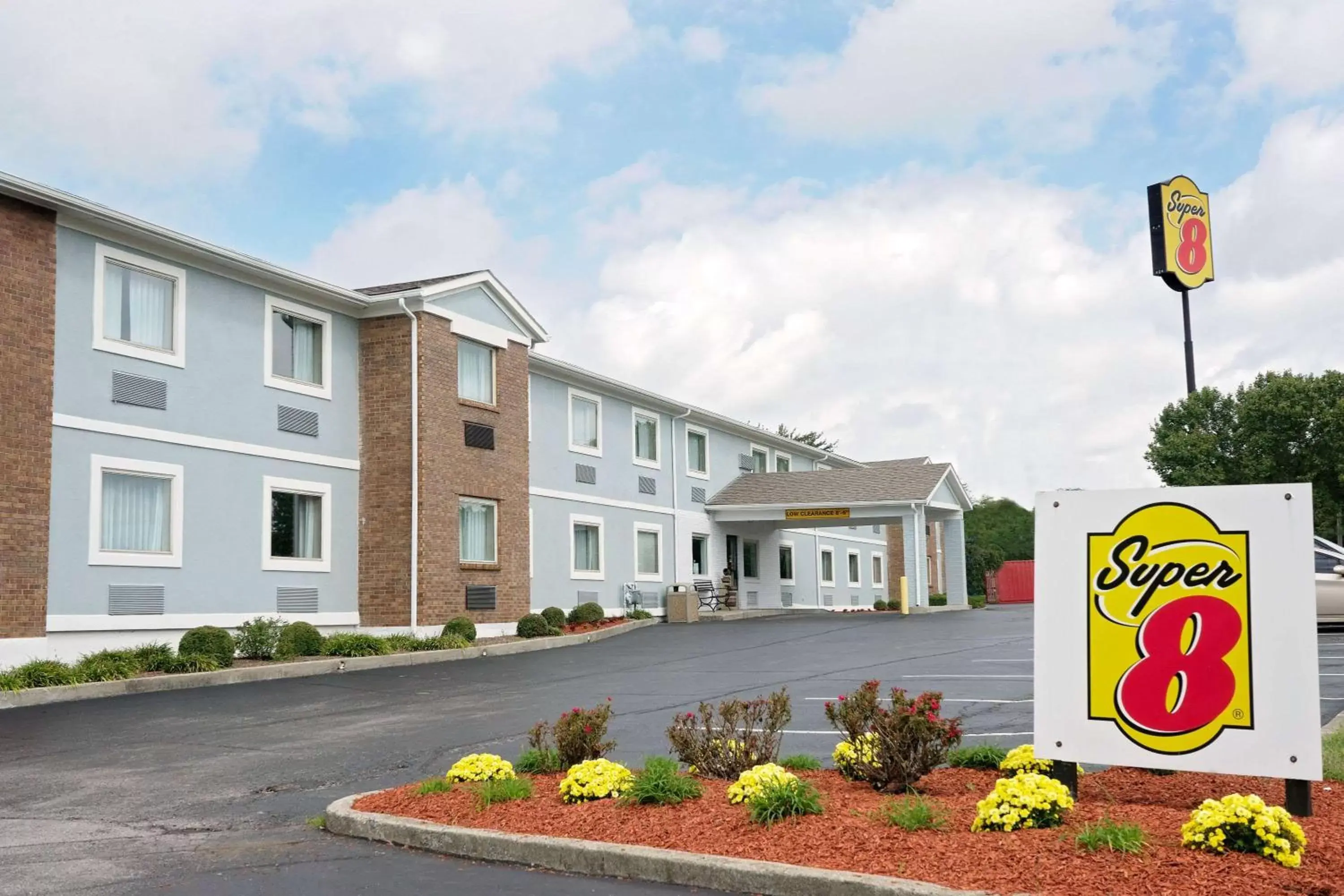 Super 8 by Wyndham Lexington Hamburg Area Super 8 by Wyndham Lexington Hamburg Area