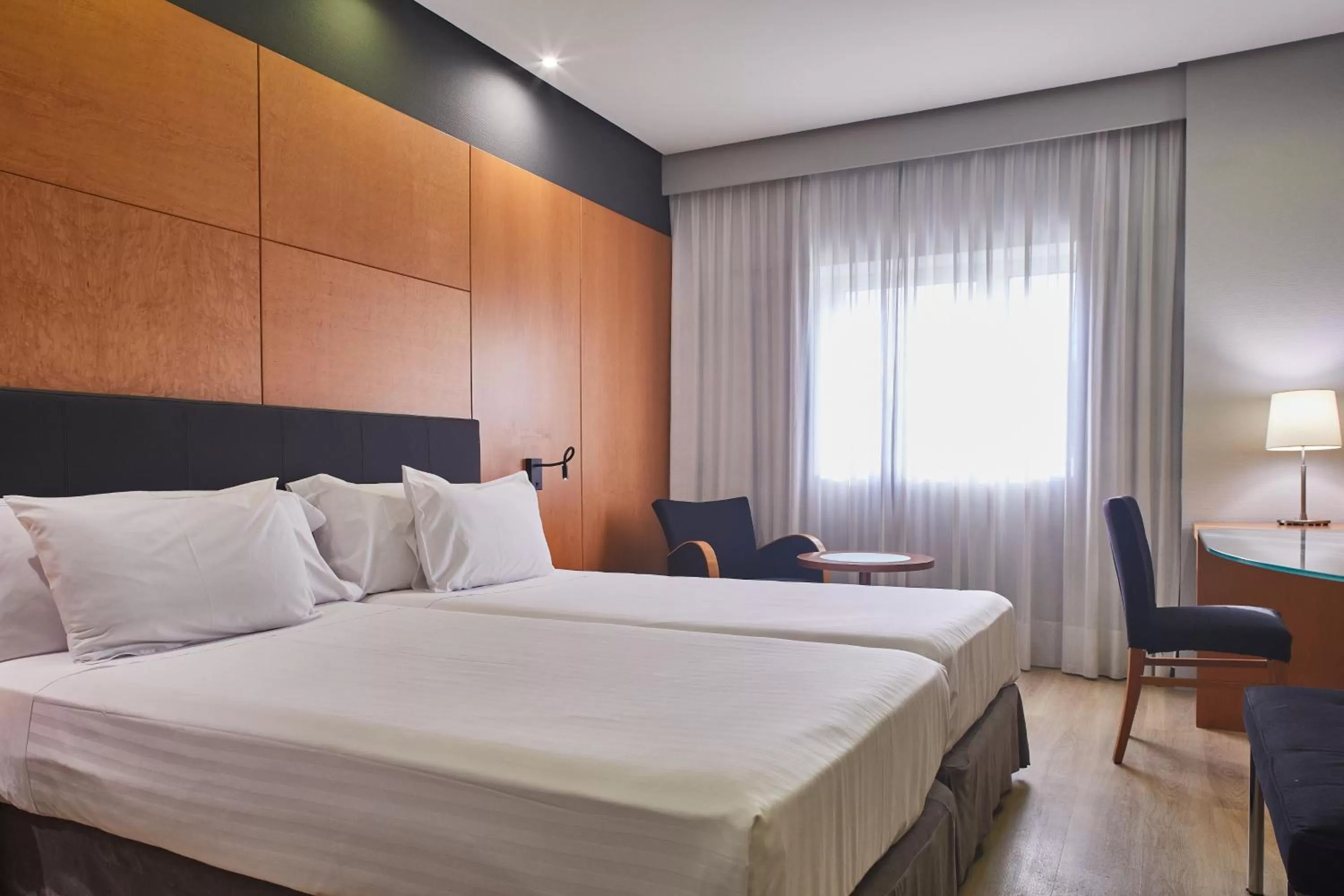 Photo of the whole room, Bed in Silken Al-Andalus Palace