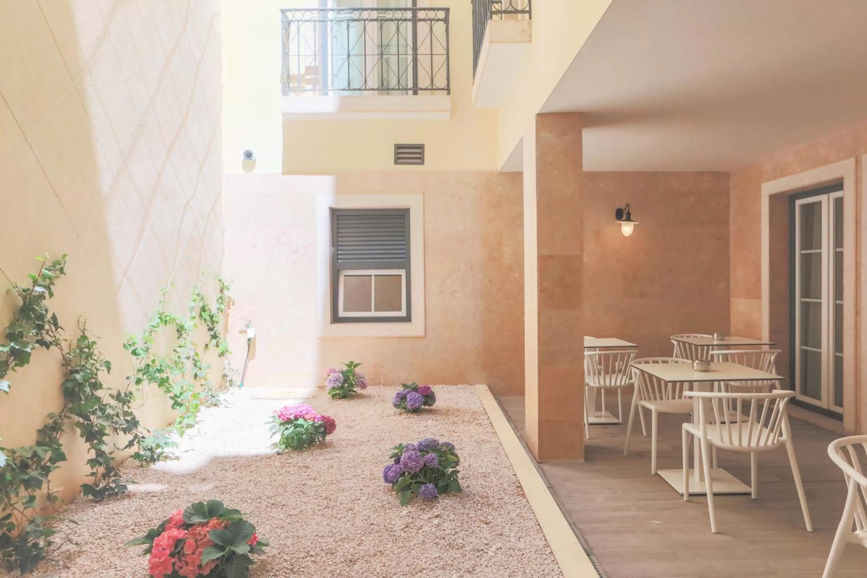 Property building in Mouraria Lisboa Hotel