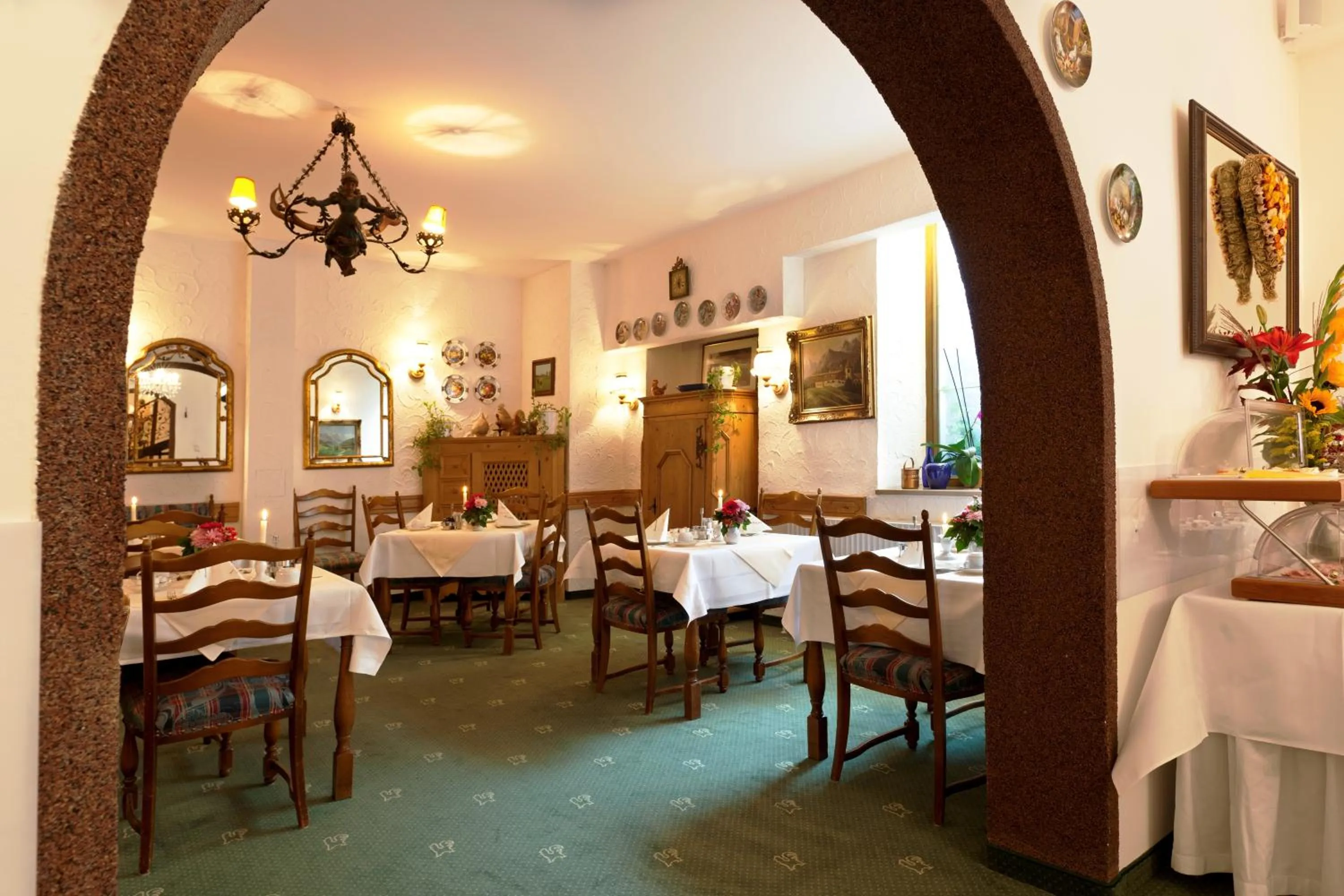 Restaurant/places to eat in Hotel Hahn