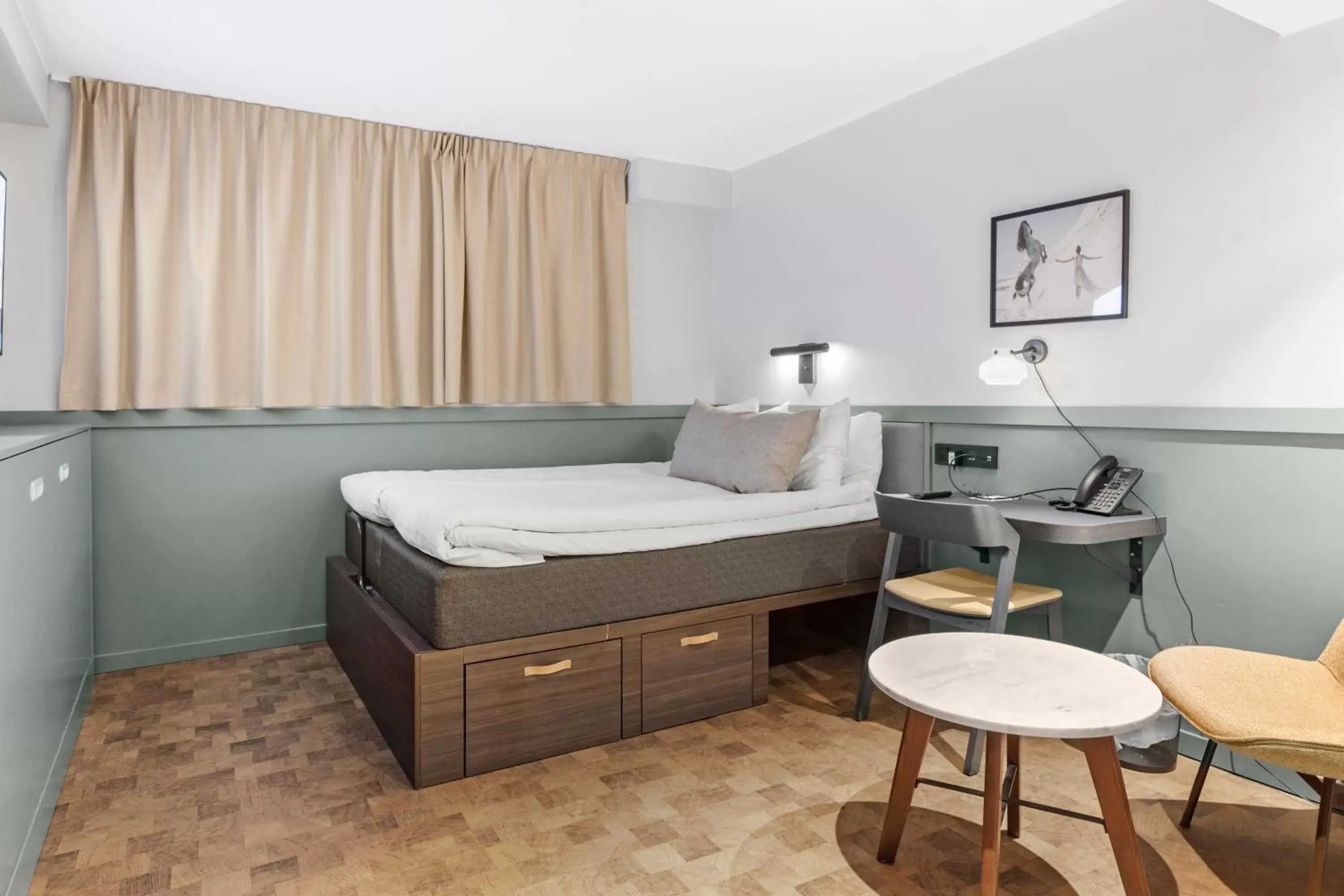 Superior Queen Room with Single Bed - No Window in Best Western Hotel at 108 Superior Queen Room with Single Bed - No Window in Best Western Hotel at 108