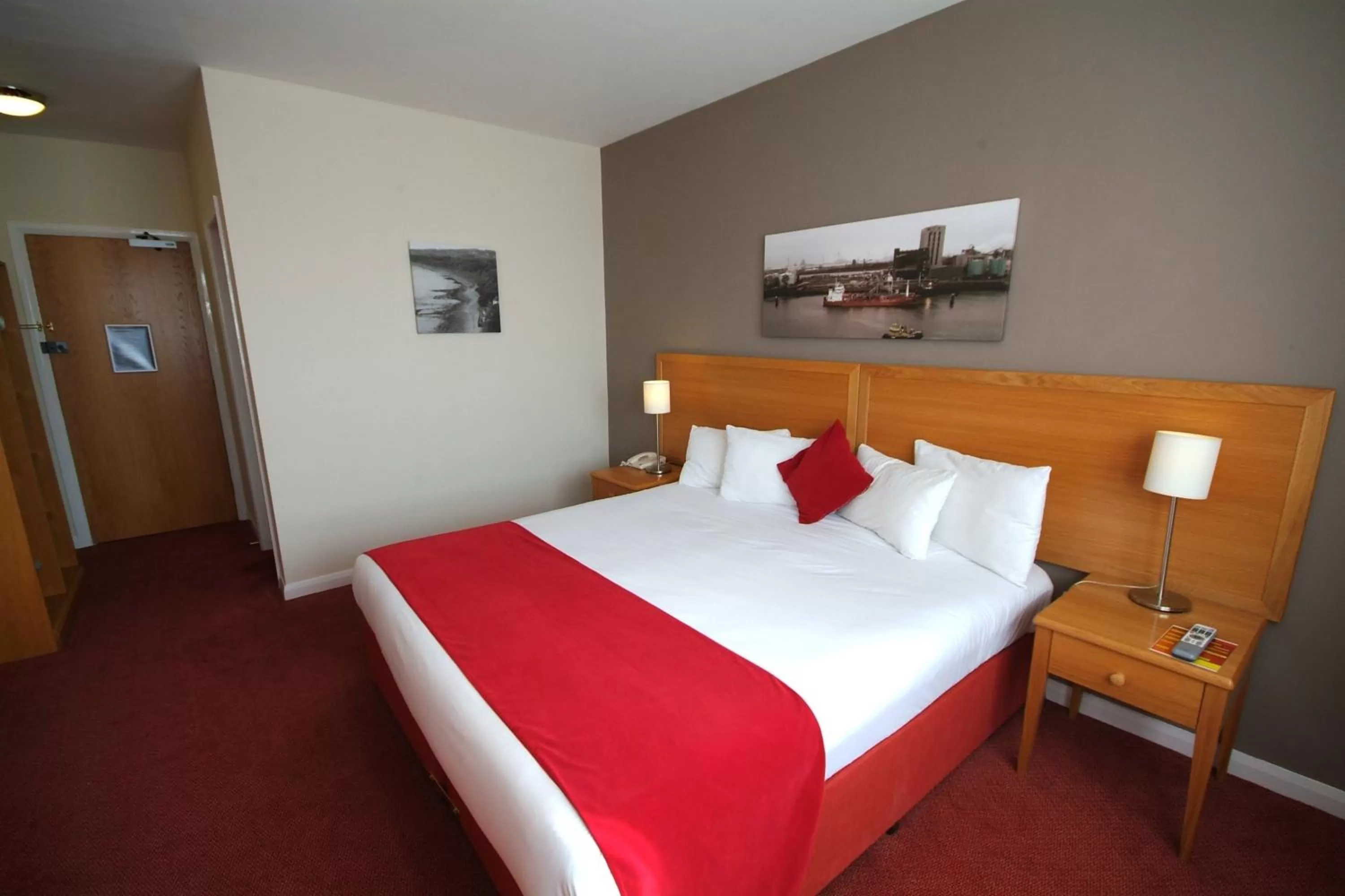 Bed in Kingstown Hotel by Greene King Inns