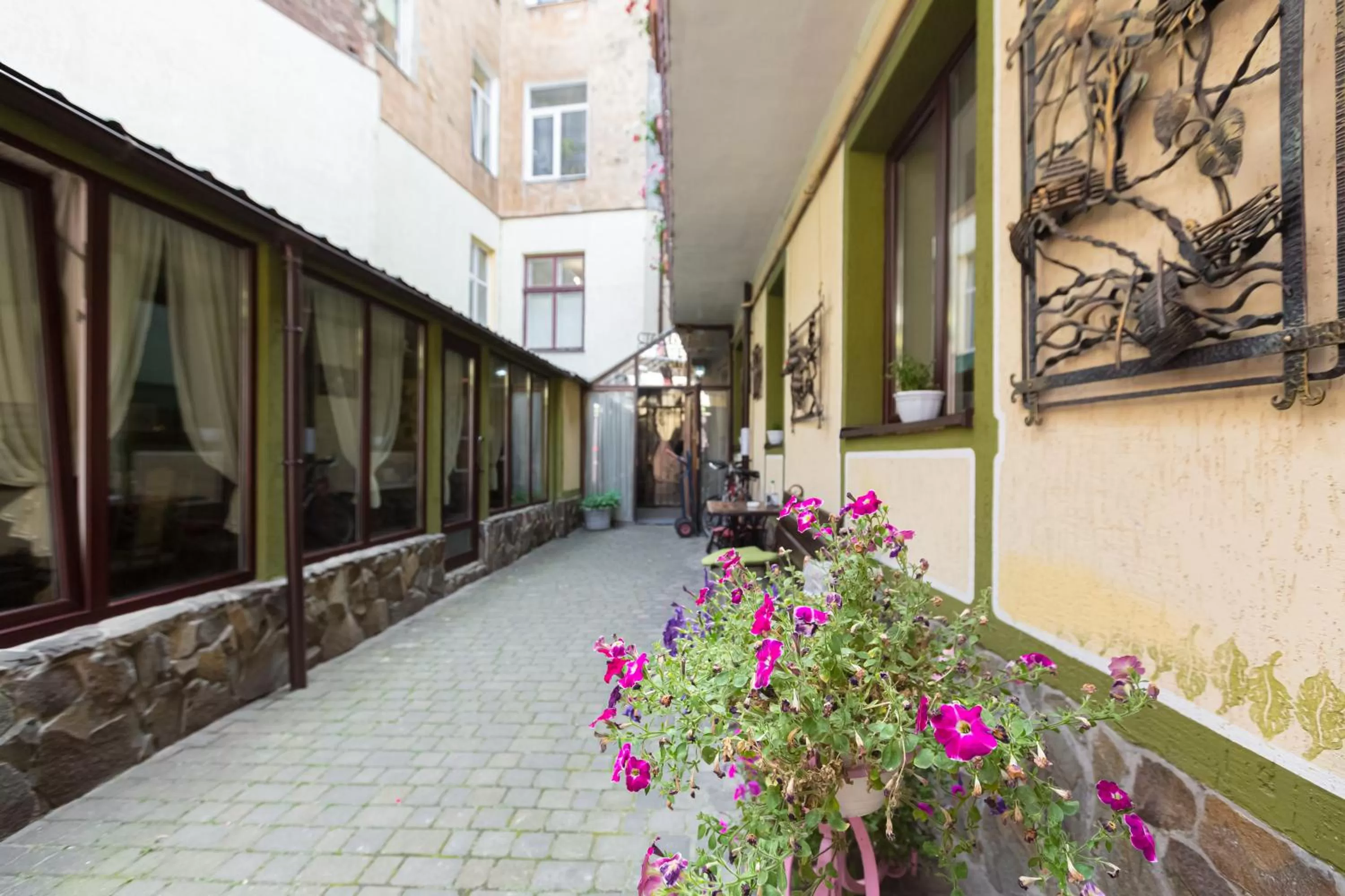 Facade/entrance in Staryi Krakiv