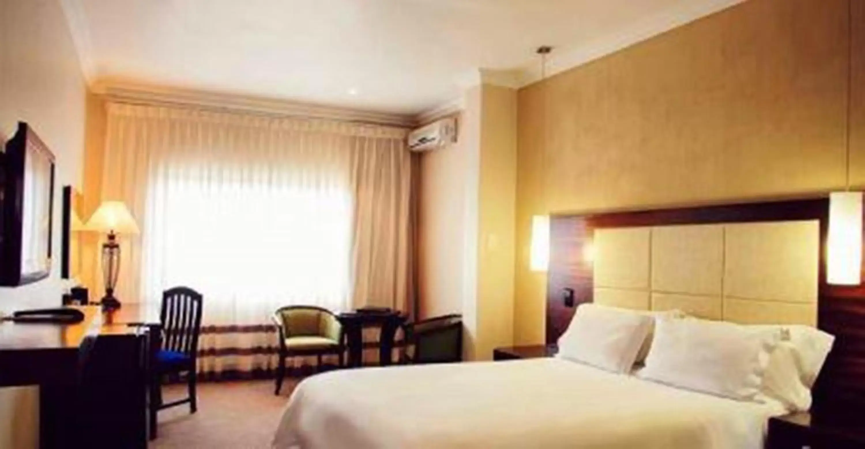 Executive Room with Queen Bed - single occupancy in Premier Splendid Inn Pinetown Executive Room with Queen Bed - single occupancy in Premier Splendid Inn Pinetown