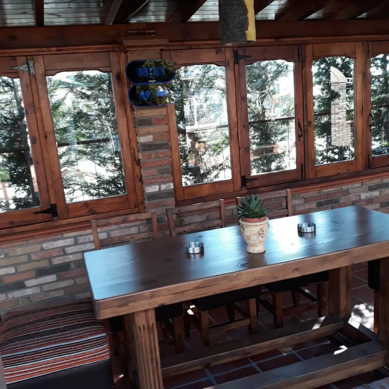 Dining area in Drini Hotel