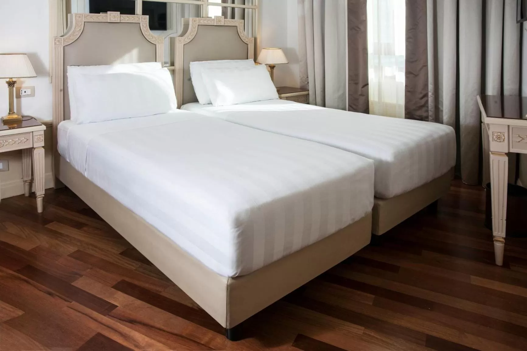 Bed in Radisson Blu GHR Rome