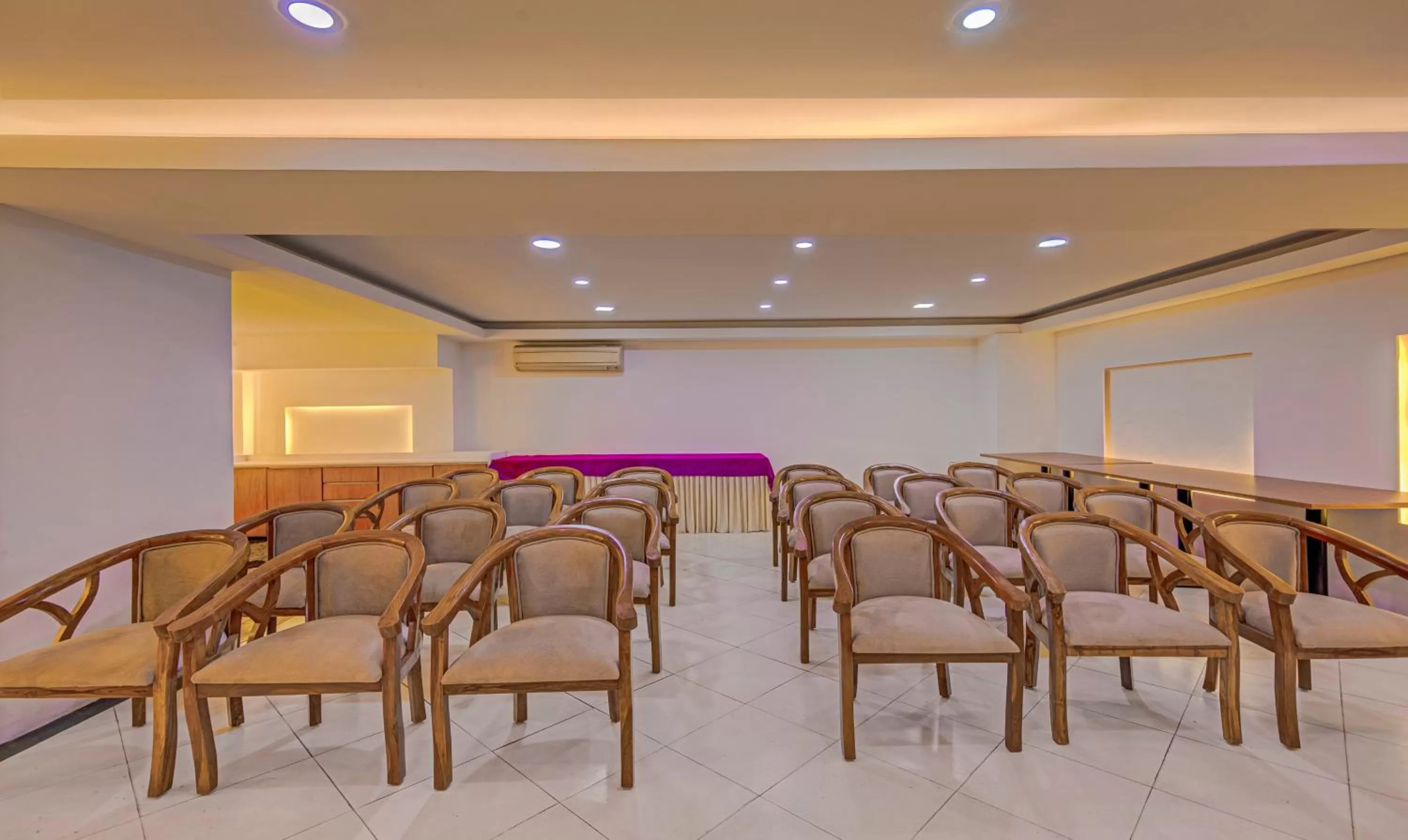 Banquet/Function facilities in Treebo Trend Corporate Park