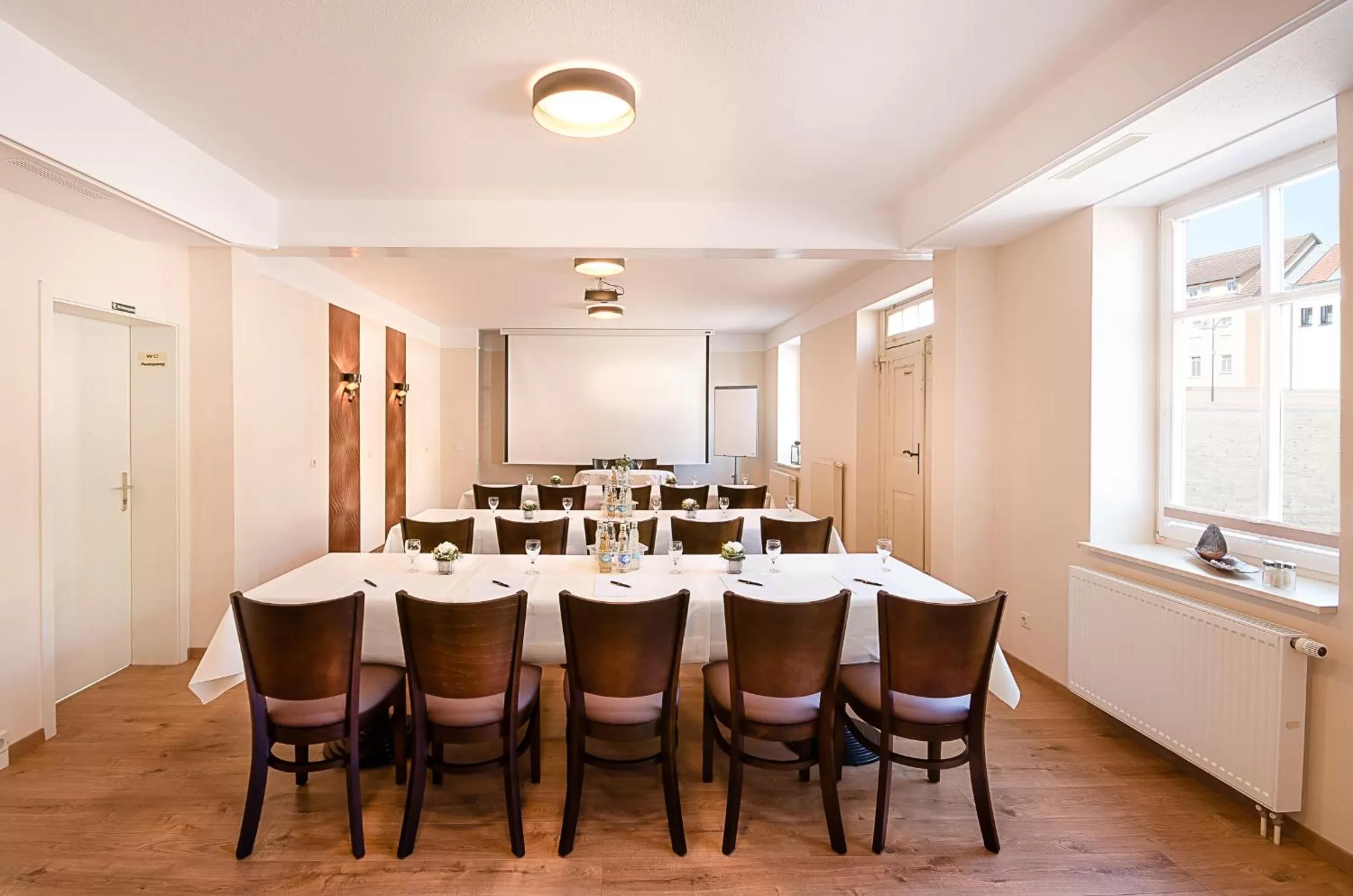 Restaurant/places to eat in Hotel Zur Burg GmbH