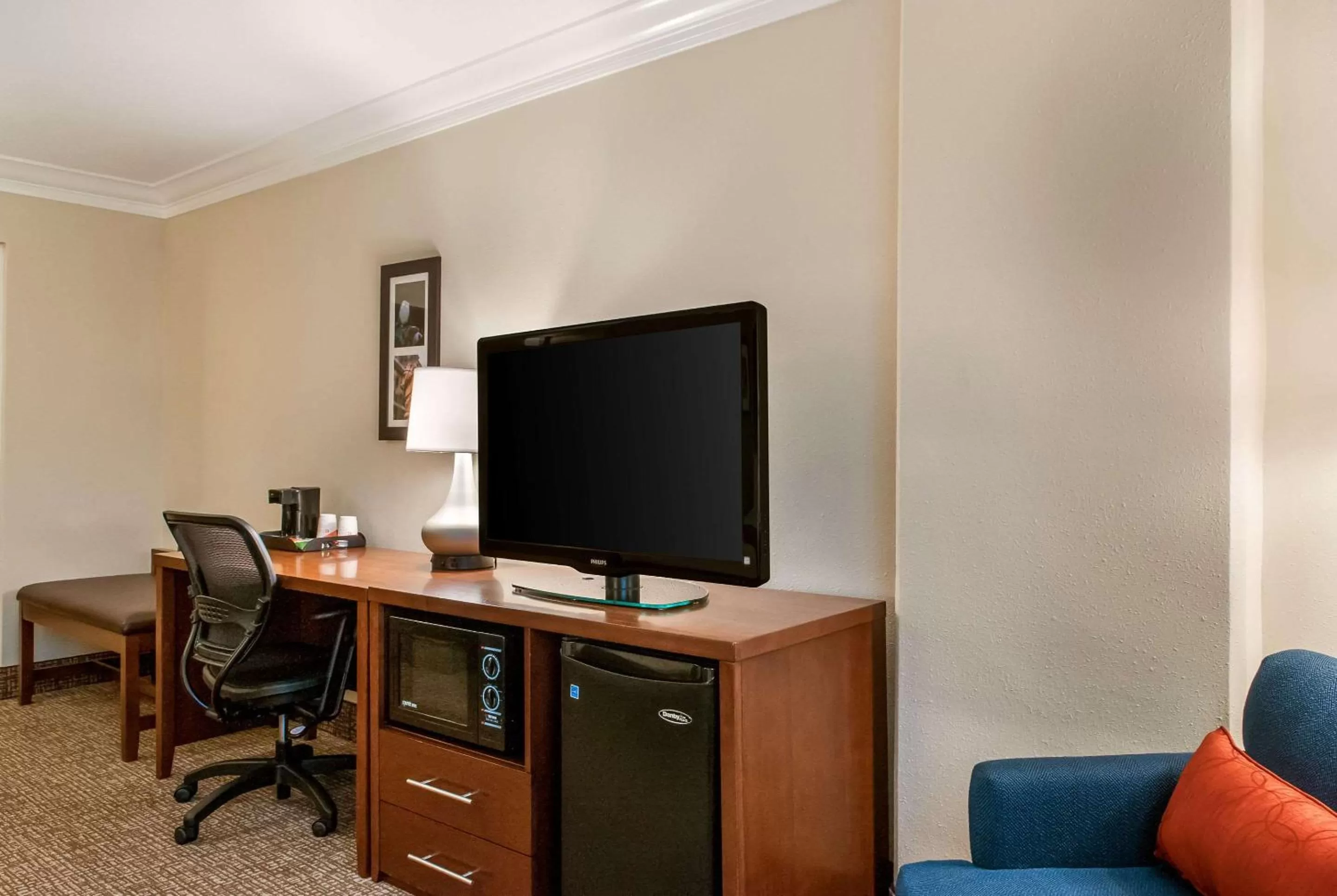 Photo of the whole room in Comfort Inn & Suites At Copeland Tower
