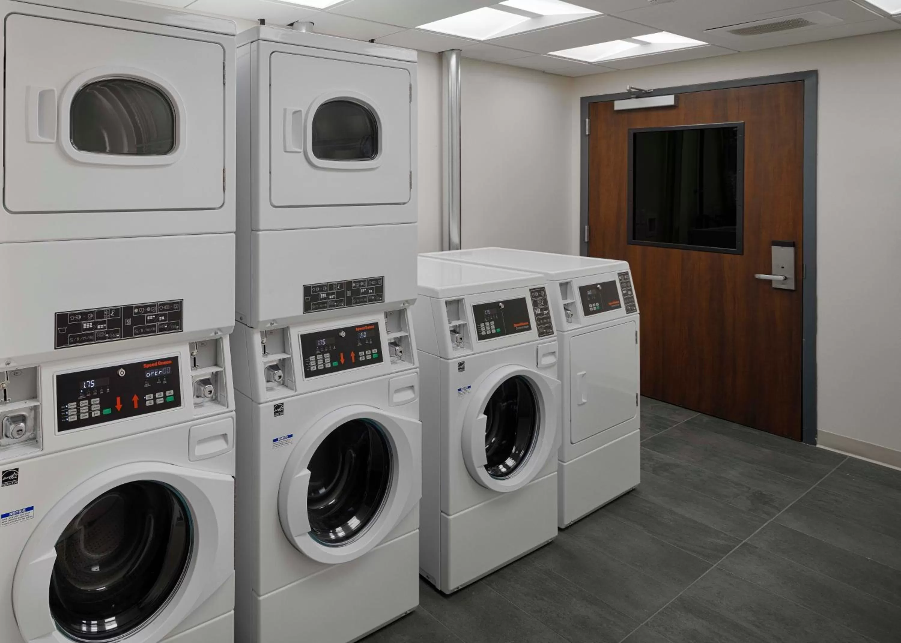 laundry in Hyatt House Columbus OSU Short North