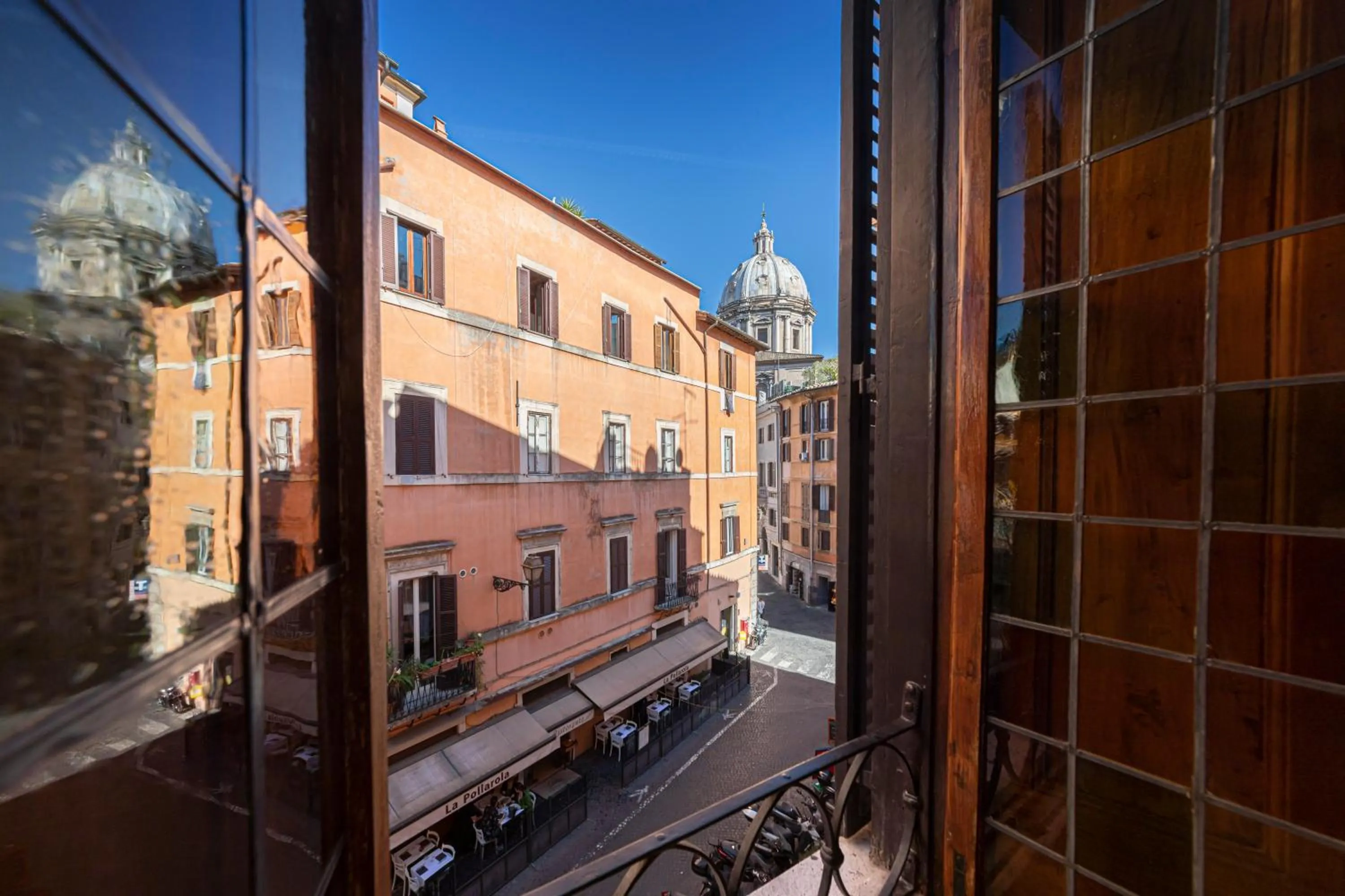 City view in Campo de' Fiori 34