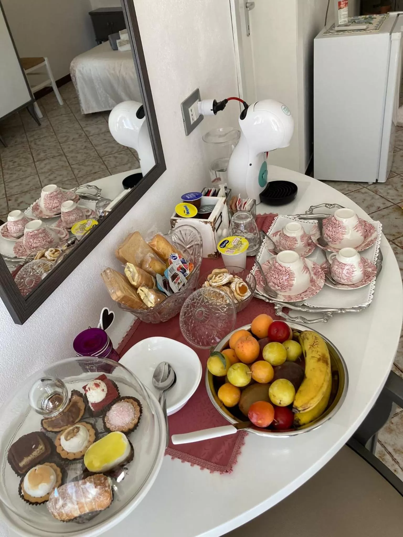 Coffee/tea facilities in B&B SHARDANA