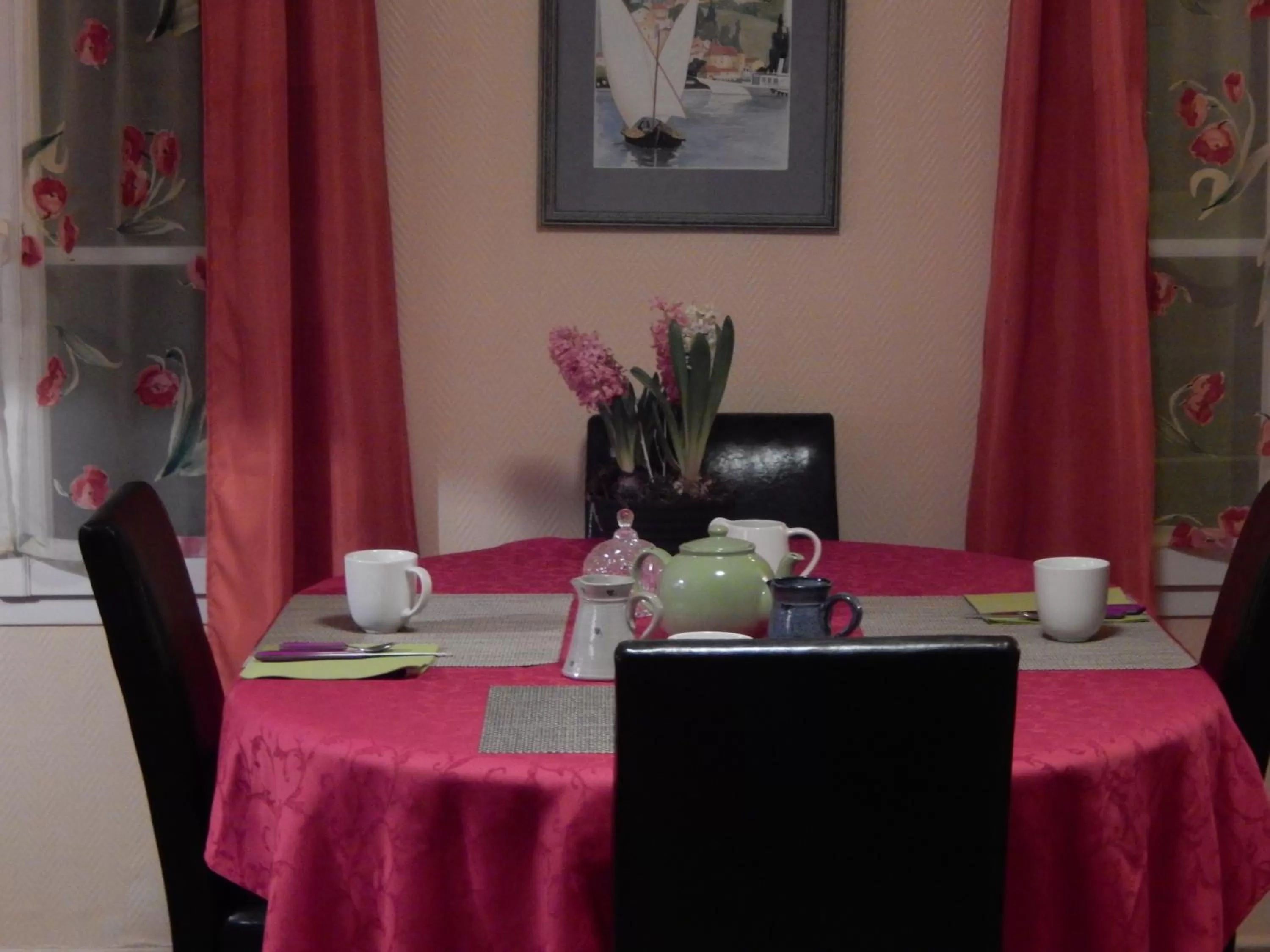 Two-Bedroom Suite in Chez Corinne