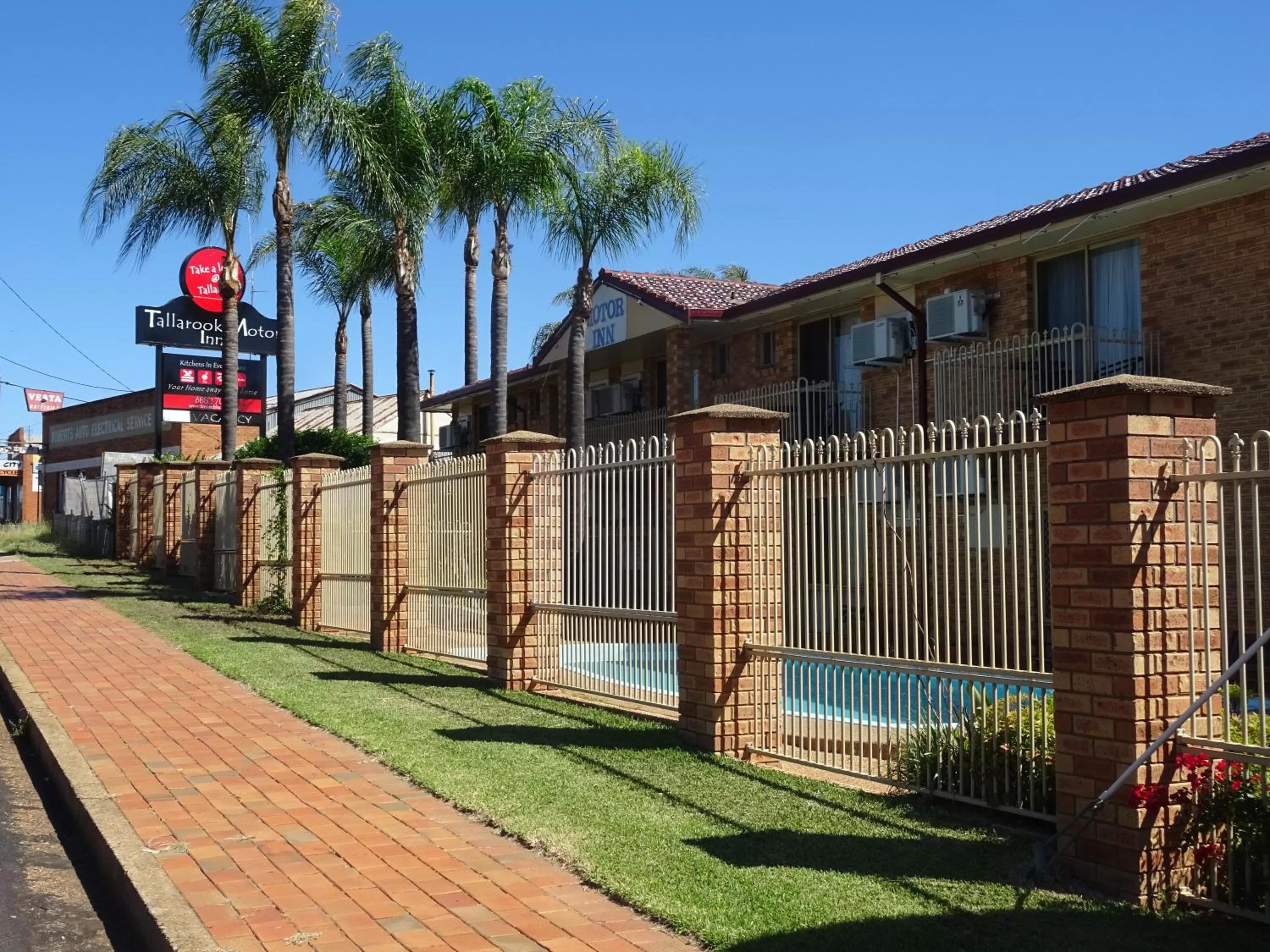 Property building in Tallarook Motor Inn