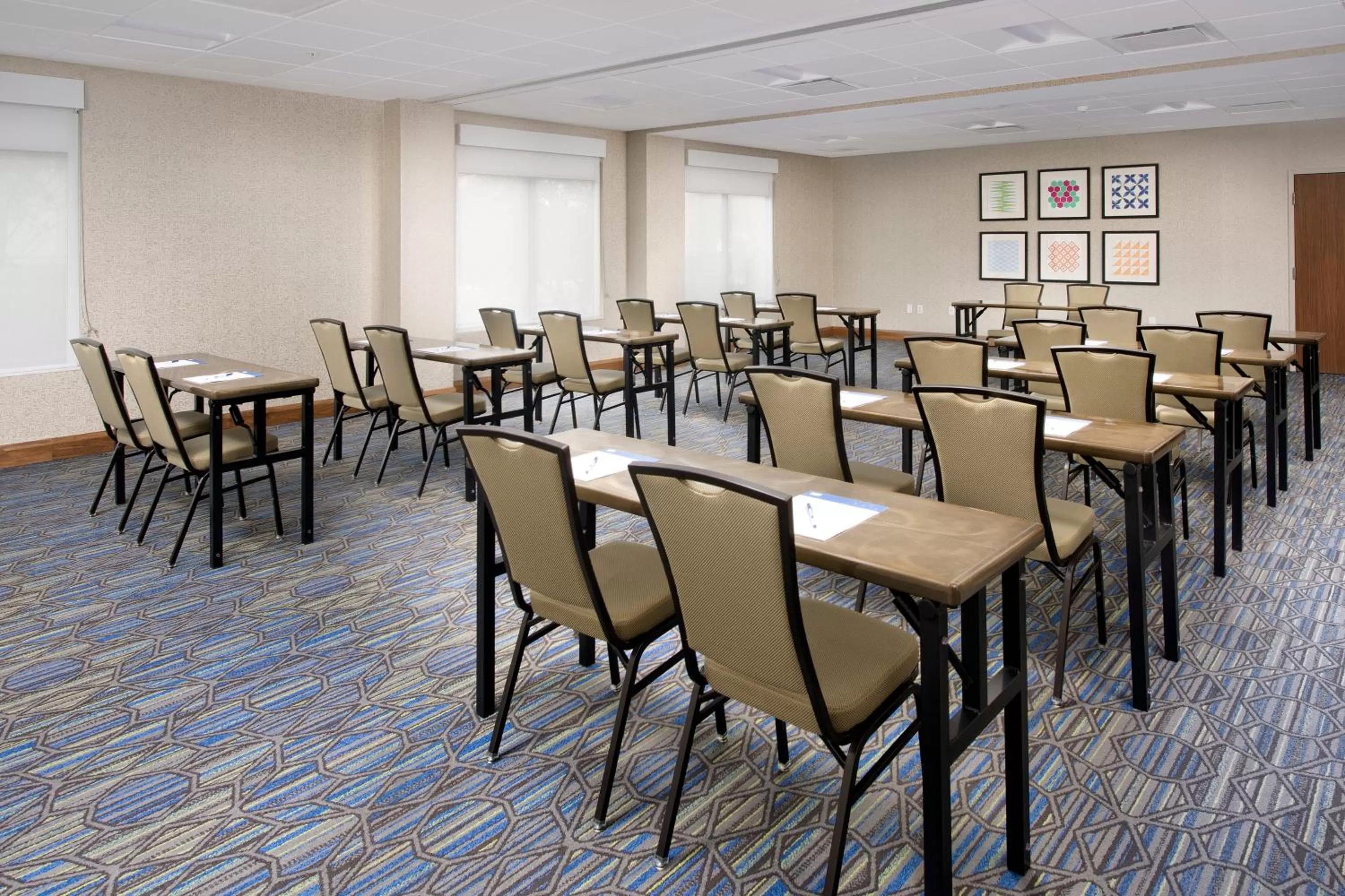 Meeting/conference room in Holiday Inn Express & Suites Baltimore - BWI Airport North by IHG