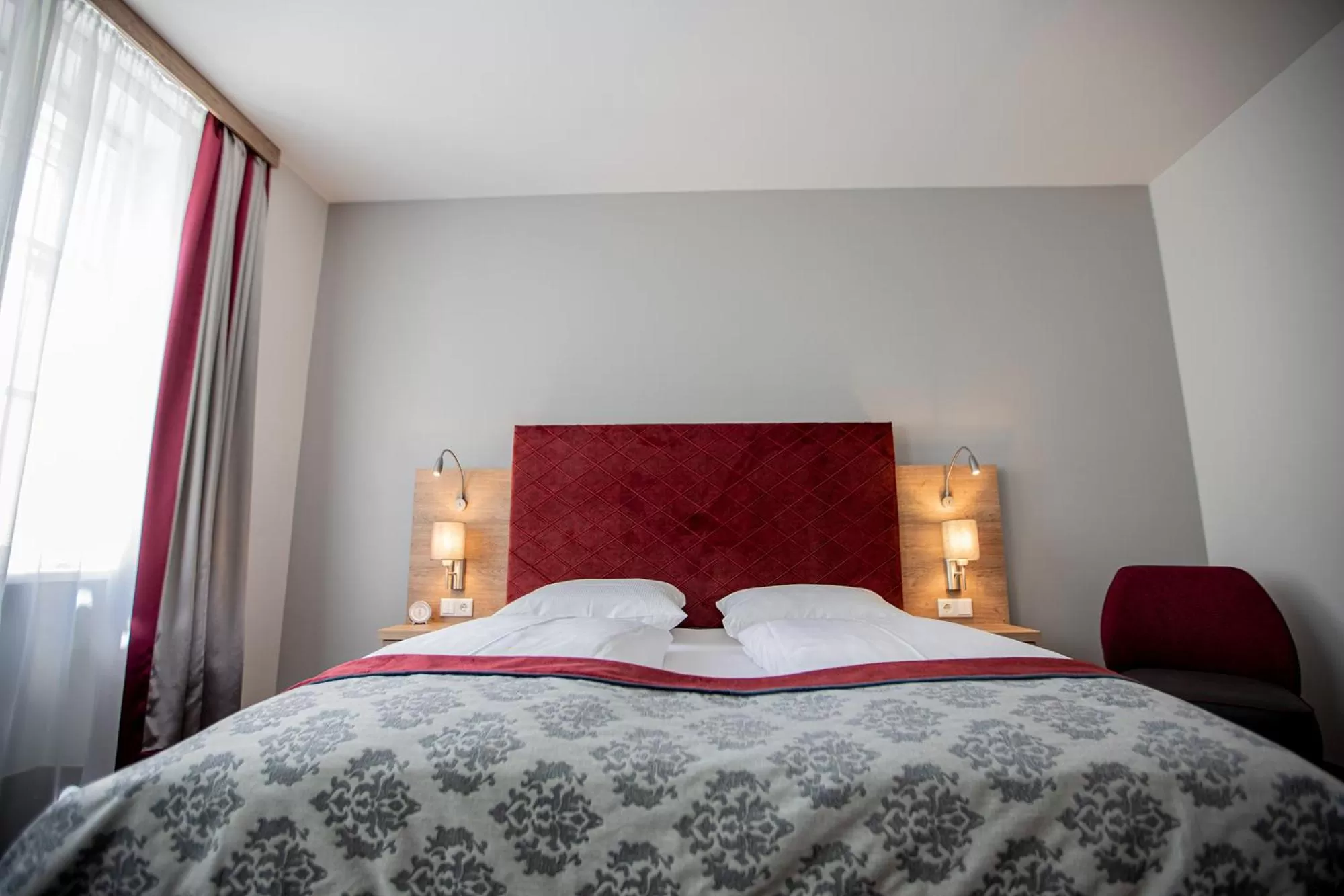 Bed in Hotel Elefant Family Business