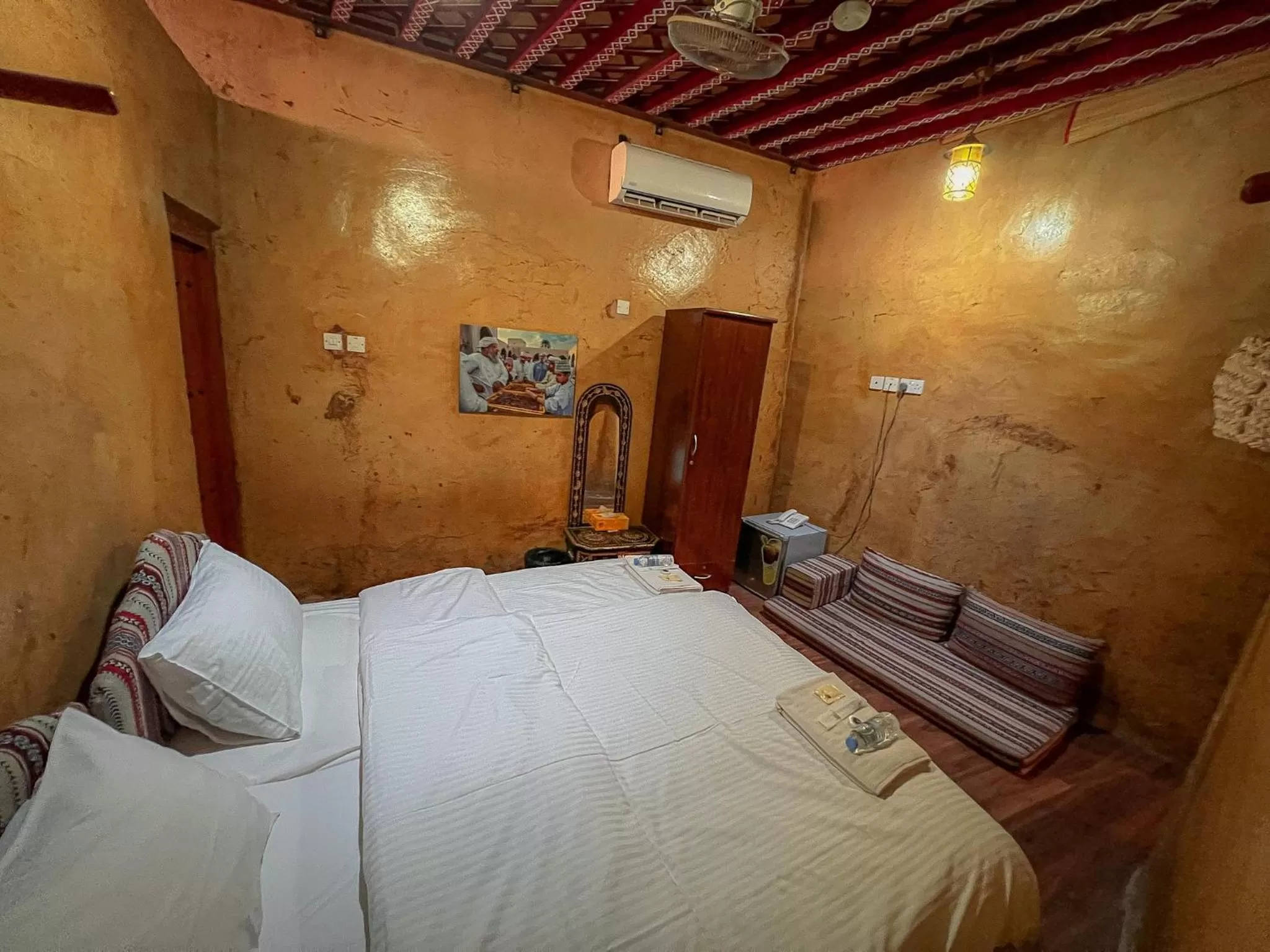Bed in Nizwa Heritage Inn