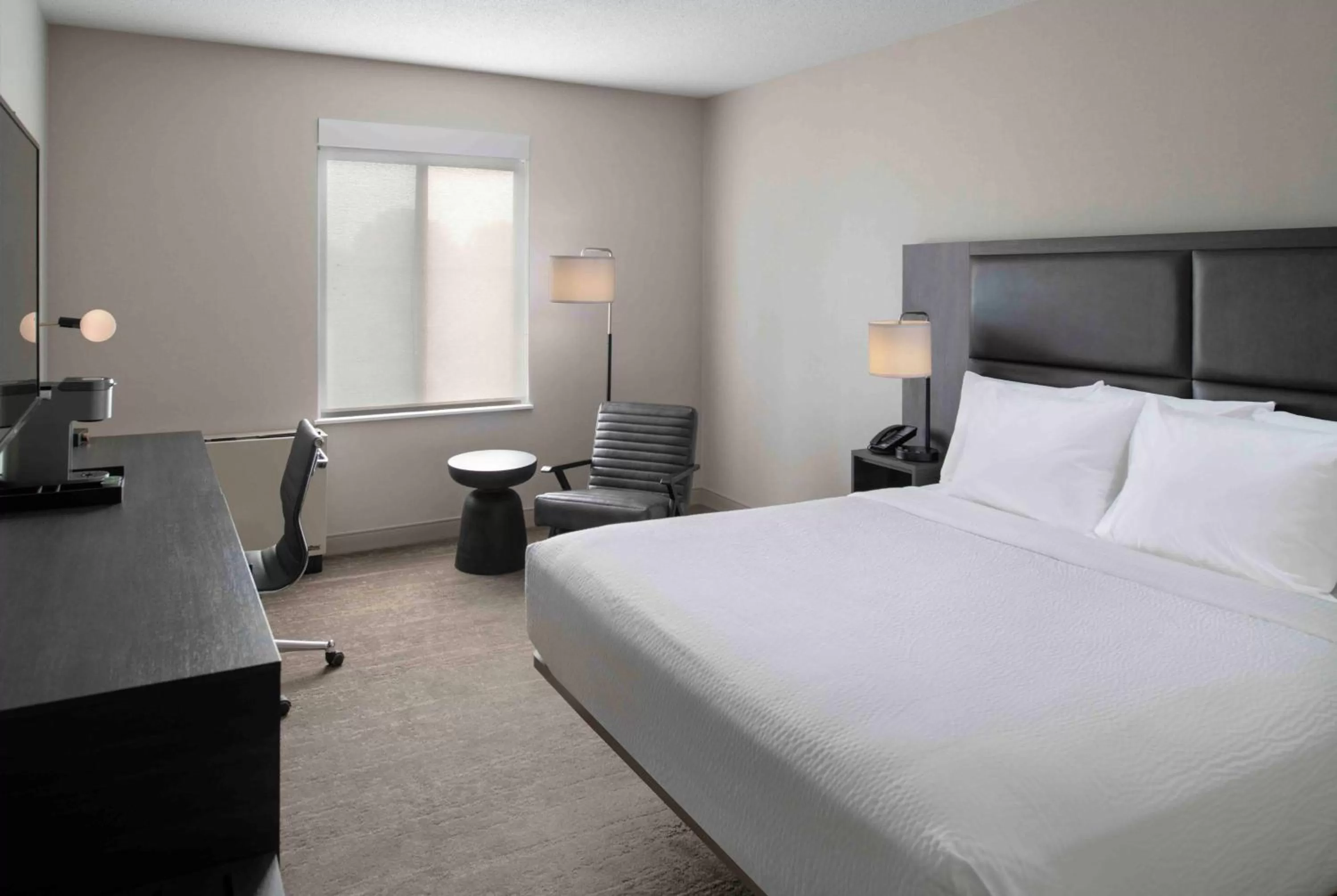 King Room with Mobility Access - Non-Smoking in La Quinta by Wyndham South Burlington