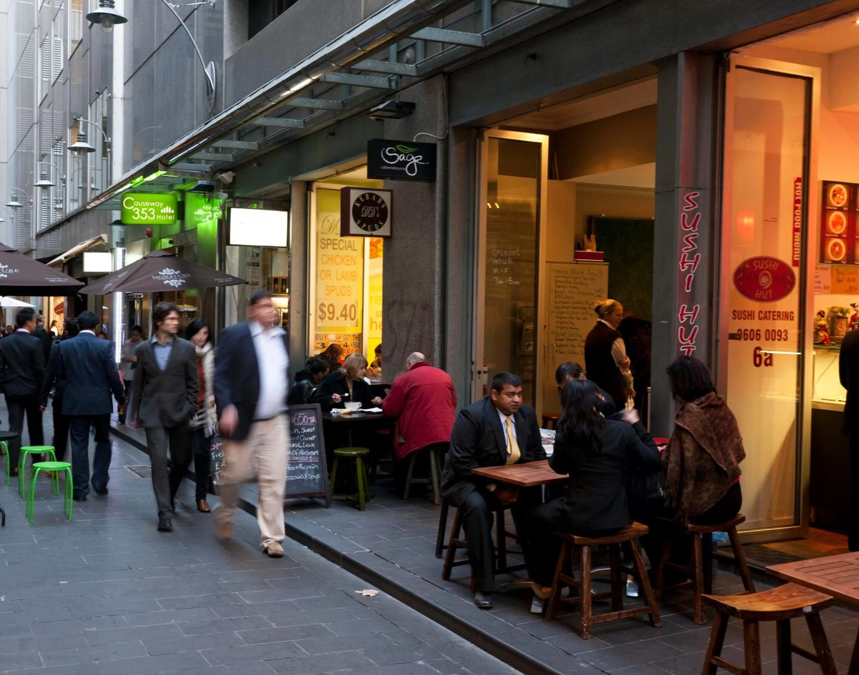 Facade/entrance in Causeway 353 Hotel