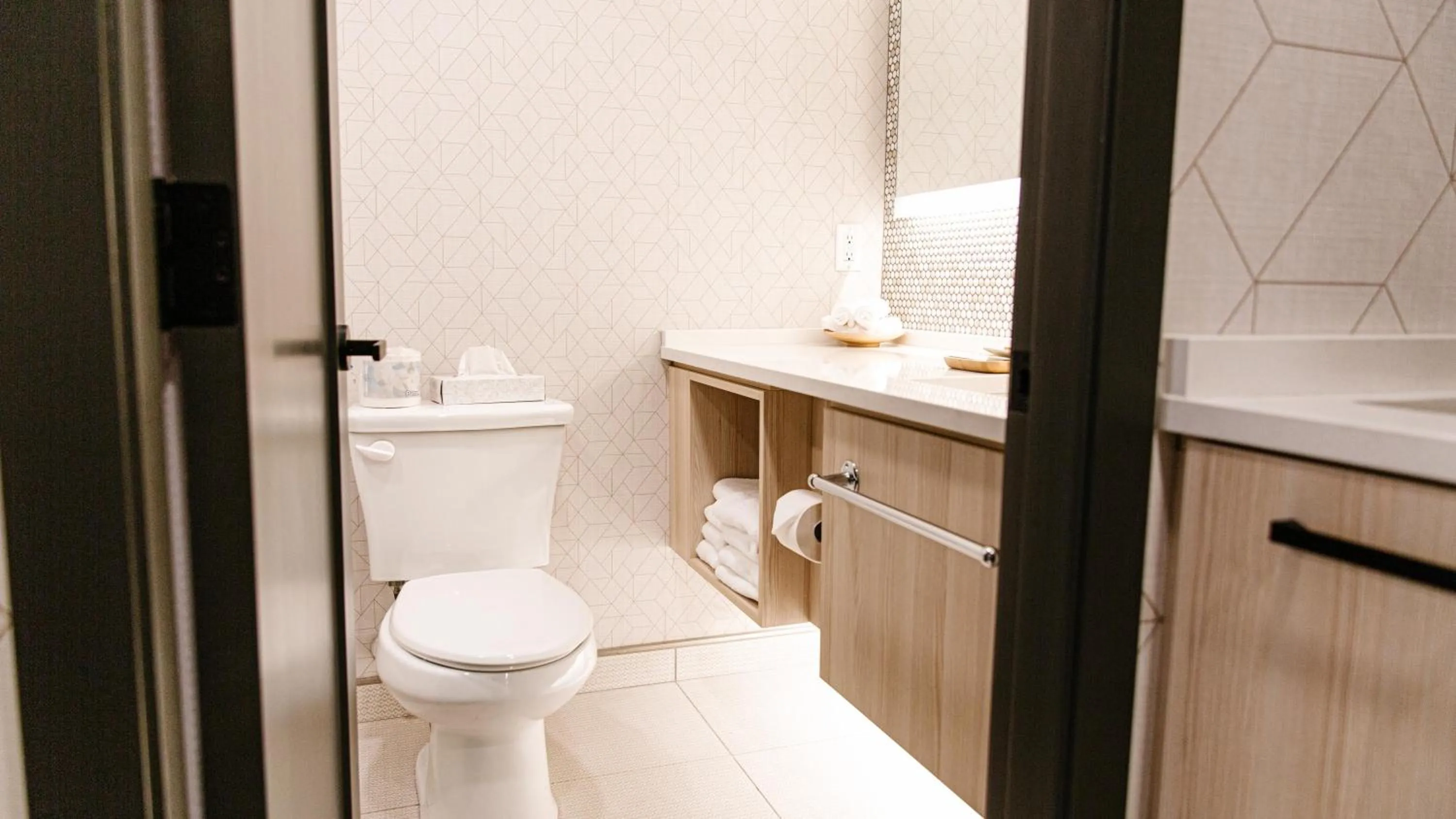 Shower in Mountaineer Lodge