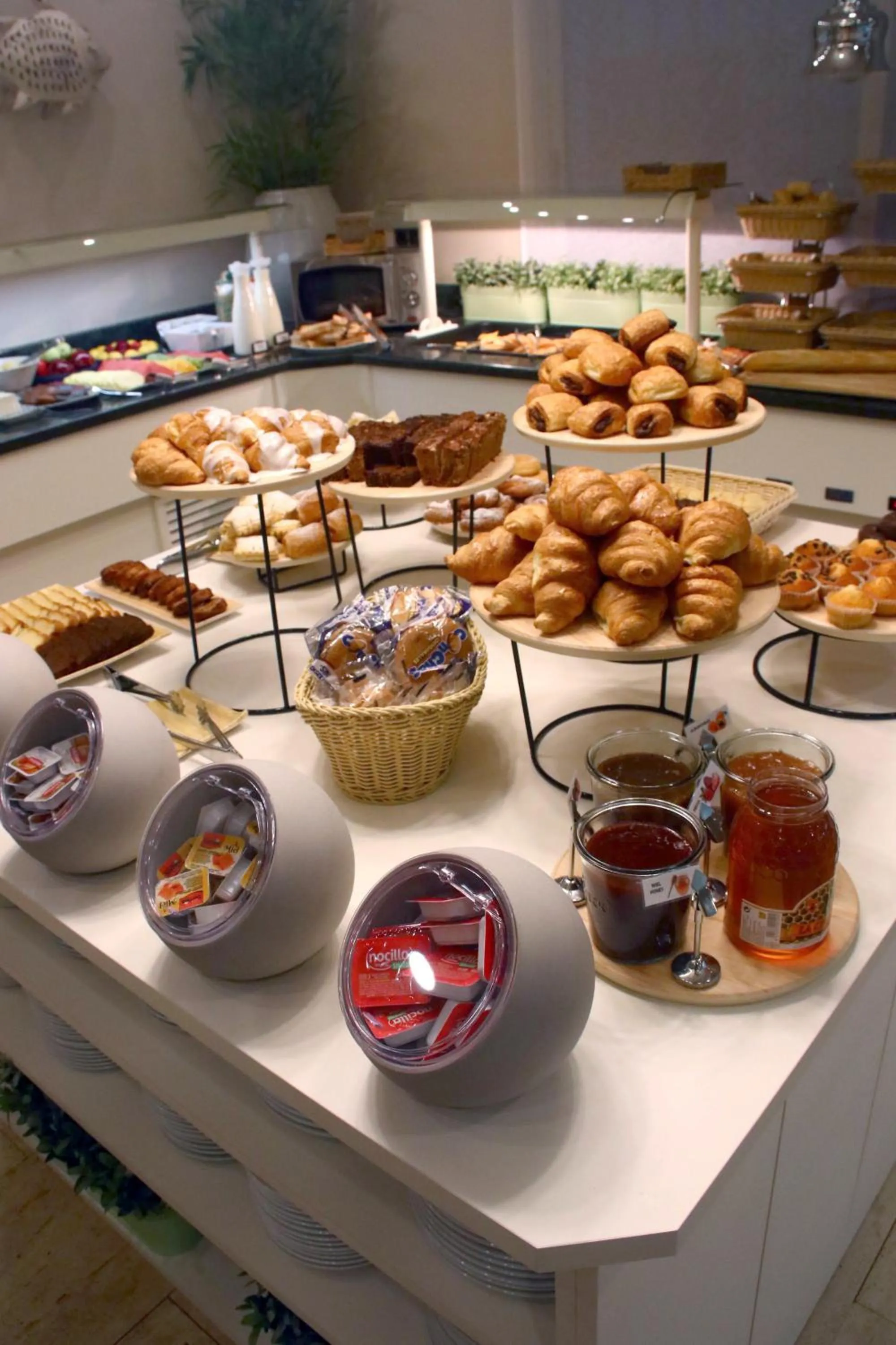 Breakfast in Hotel Miramar