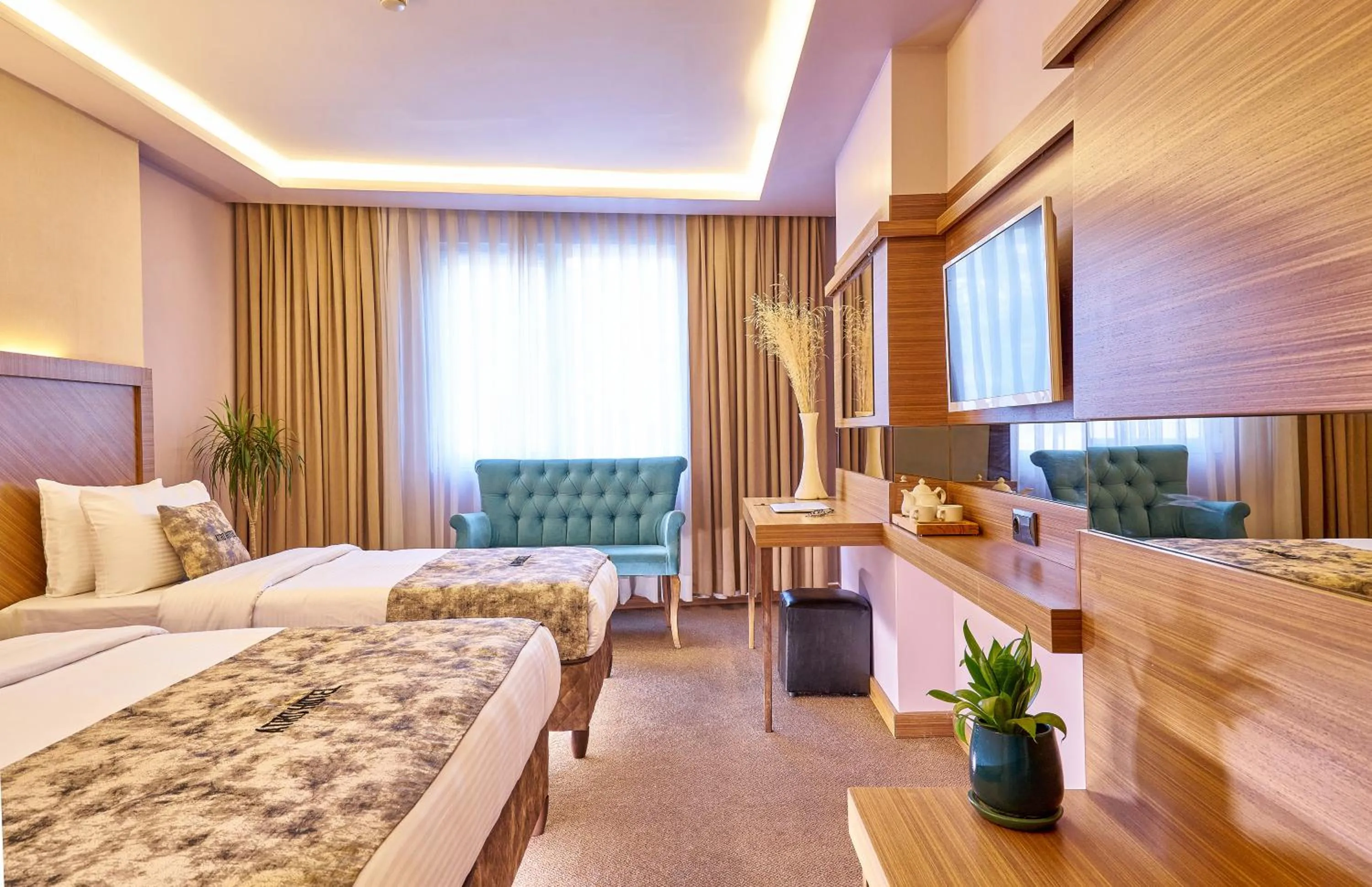 Photo of the whole room, Bed in Atro Hotel