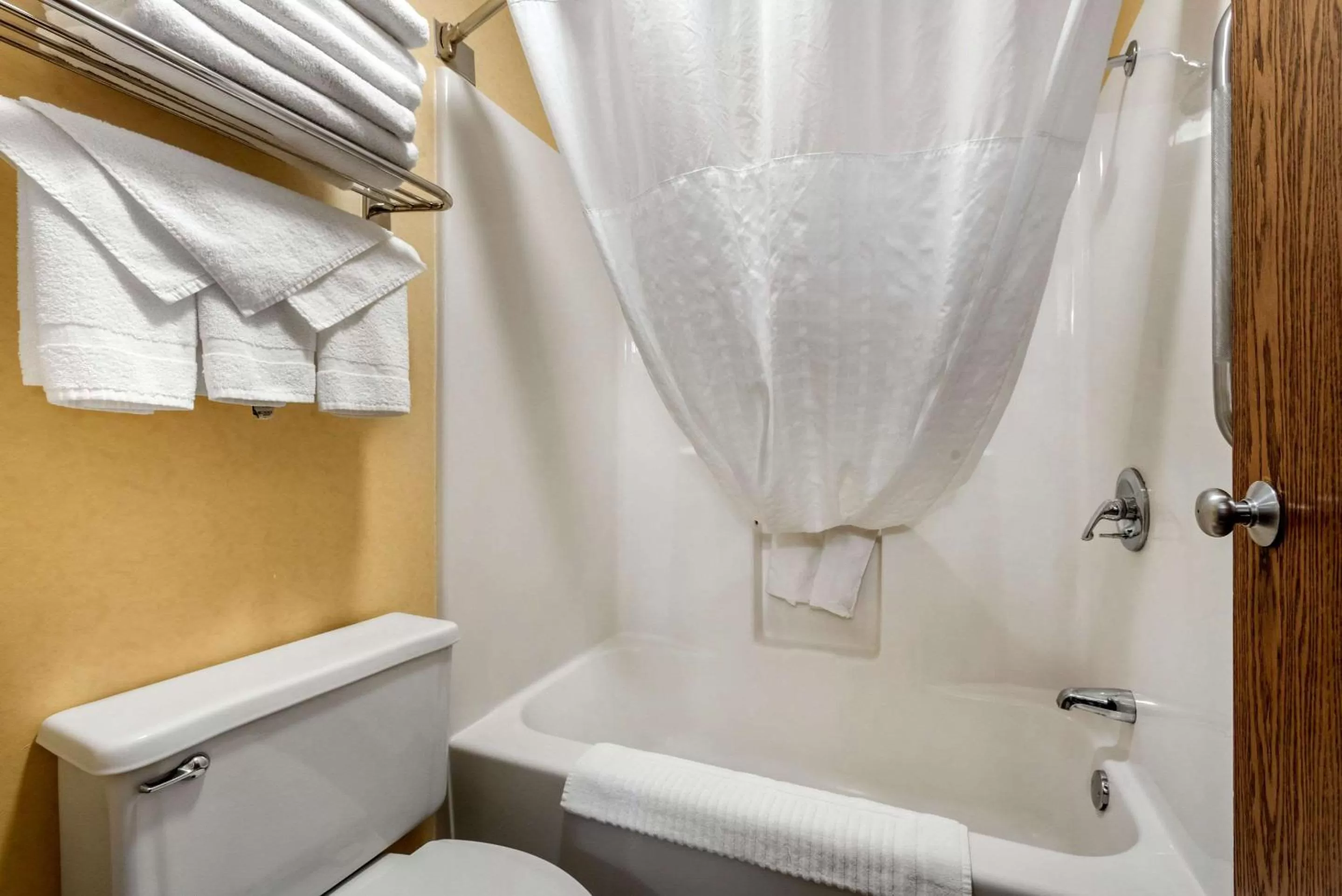 Bathroom in Quality Inn Pueblo North