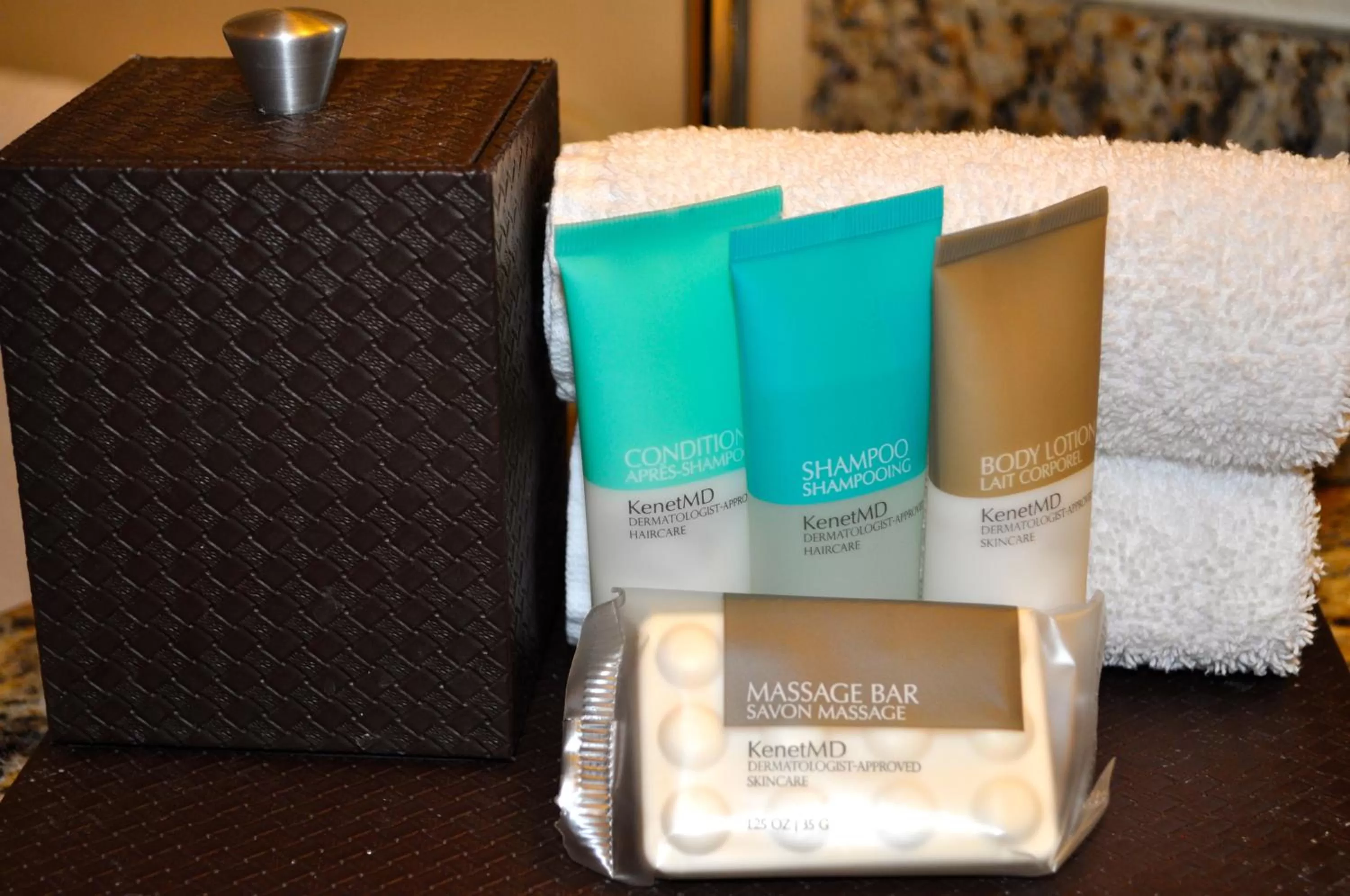 King Room with Accessible Tub - Disability Access in Hyatt Regency Orange County