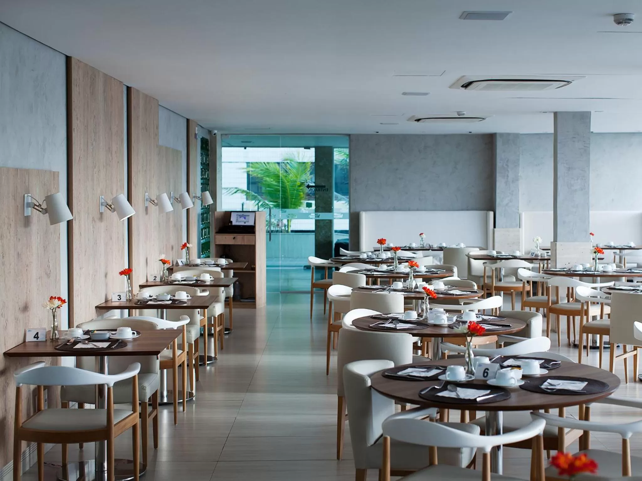 Restaurant/places to eat in Crocobeach Hotel